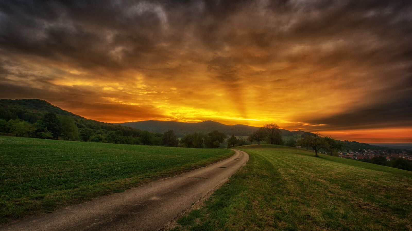 Sony a7 + Sony DT 50mm F1.8 SAM sample photo. Nature, sunset, sky photography