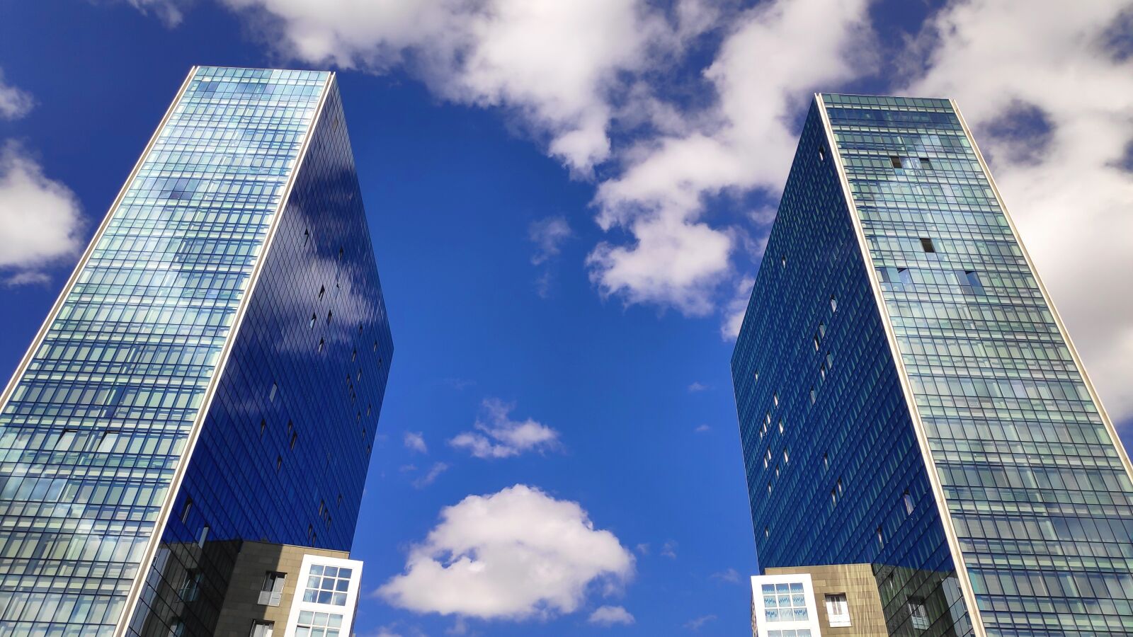 Xiaomi POCO F1 sample photo. Bilbao, torres, isozaki photography