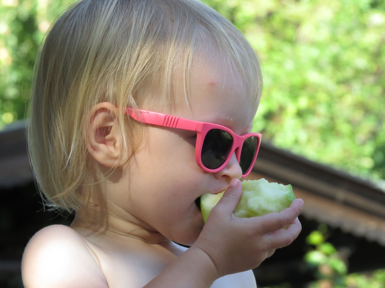 Canon PowerShot SX50 HS sample photo. Child, girl, sunglasses photography