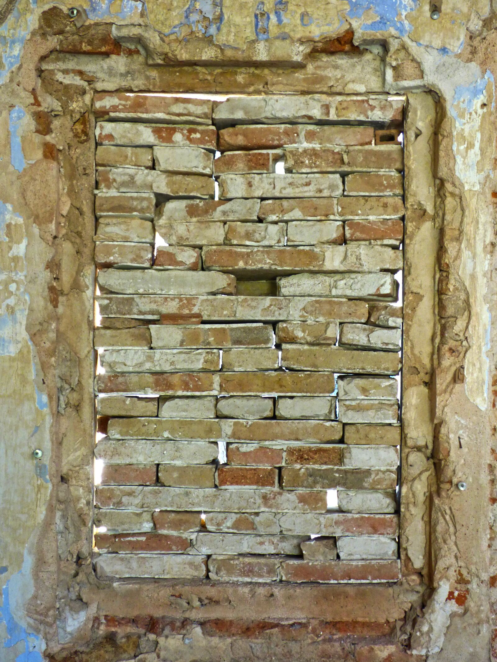 Panasonic Lumix DMC-FZ70 sample photo. Window, abandoned, ruin photography