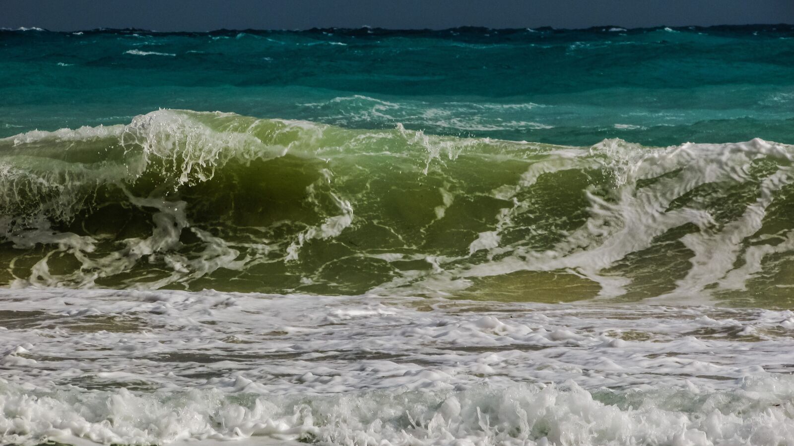 Canon PowerShot SX400 IS sample photo. Wave, foam, spray photography