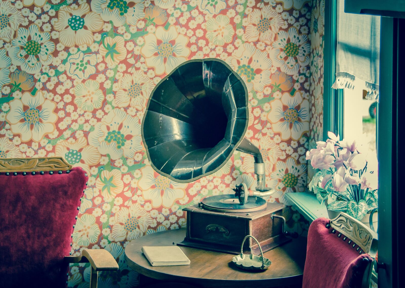 Nikon D7000 sample photo. Vinyl, record, player photography