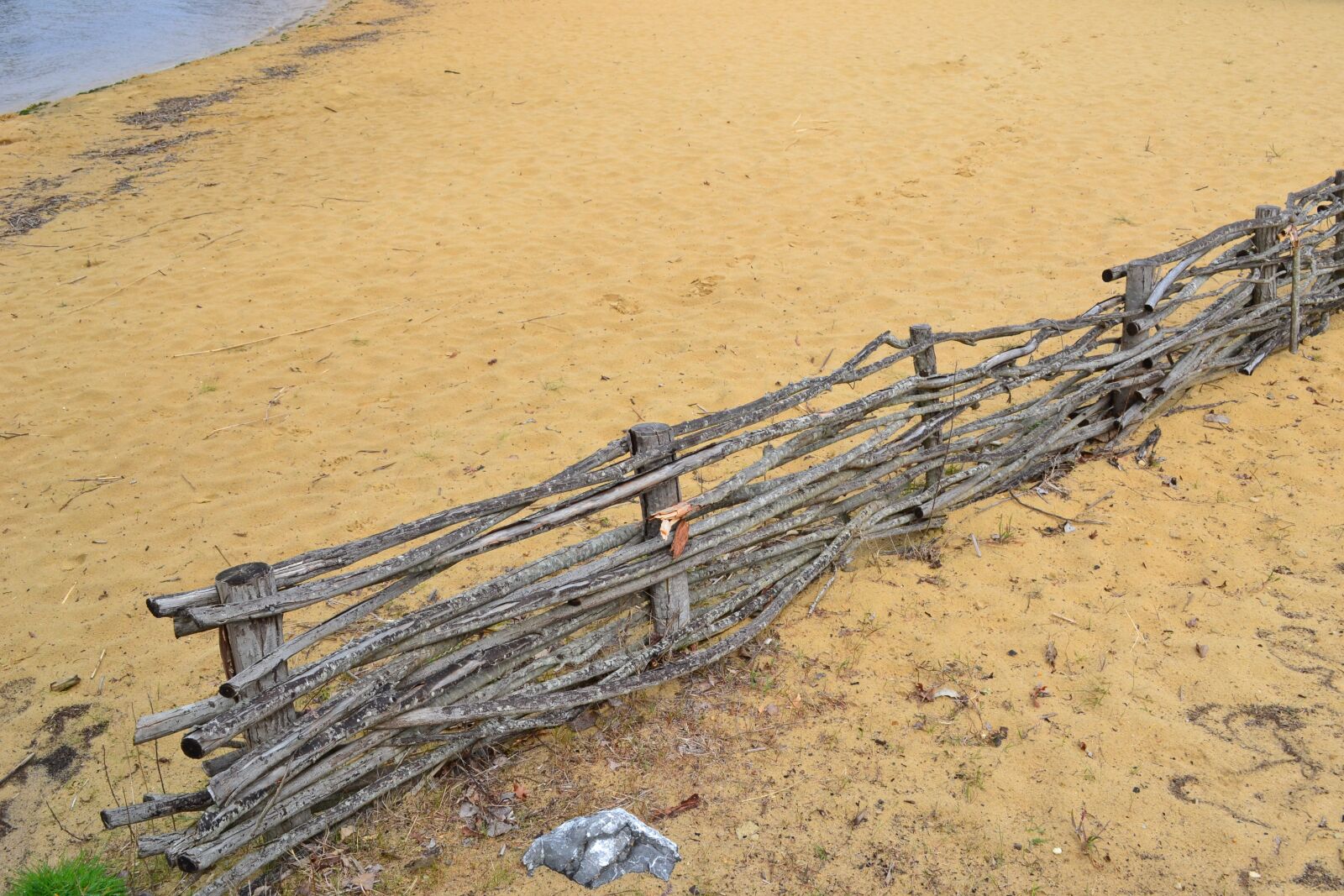 Nikon D3100 sample photo. Sand, palisade, lake photography
