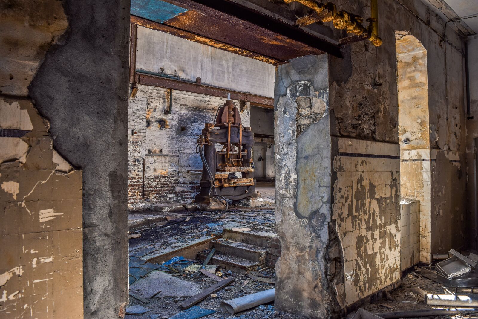 Nikon D3300 sample photo. Lost places, factory, press photography