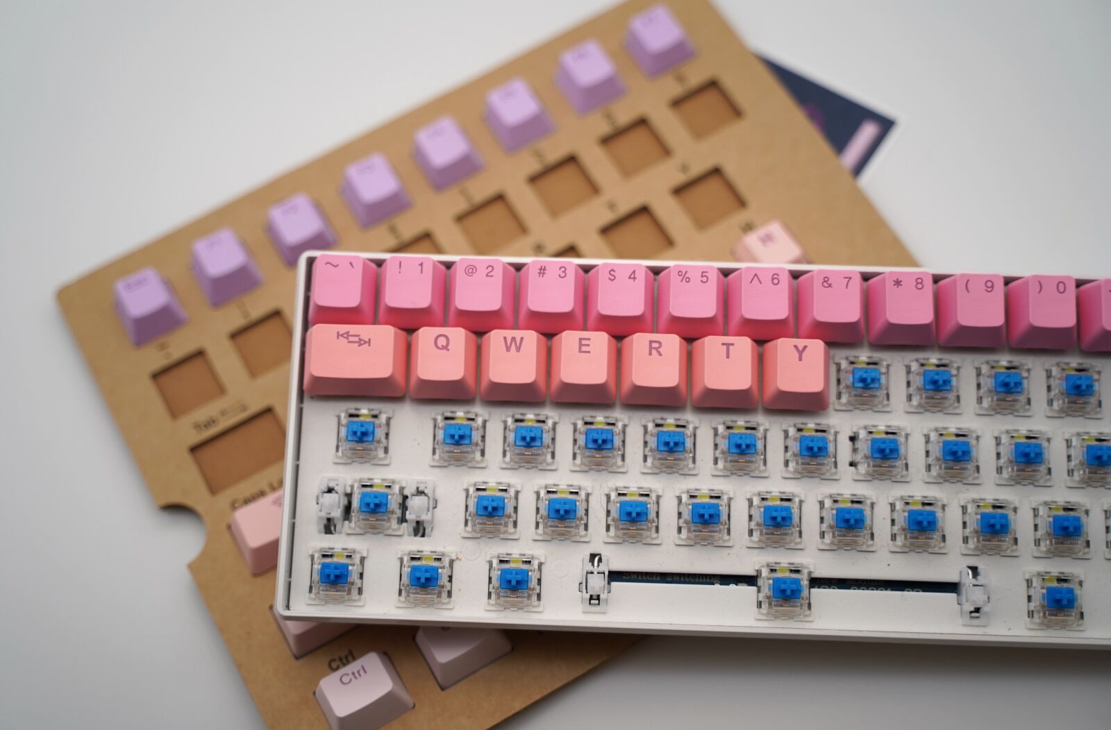 Sony a7 III sample photo. Mechanical keyboard, cherry keycap photography