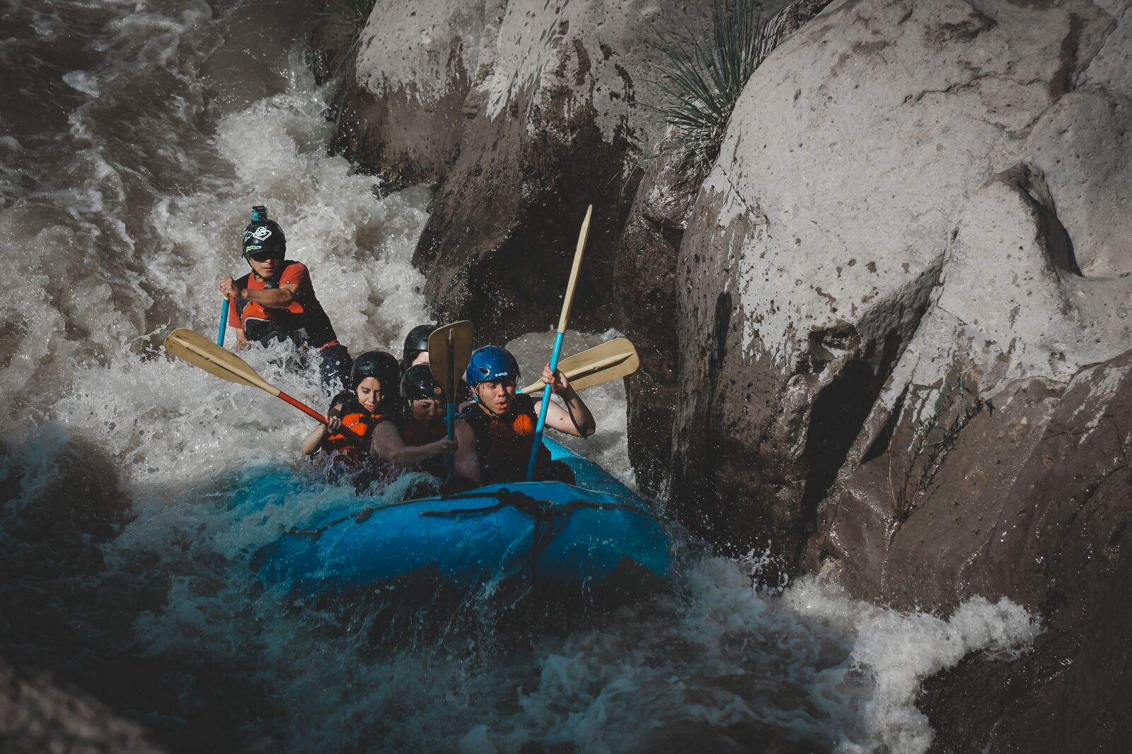 Canon EOS 1100D (EOS Rebel T3 / EOS Kiss X50) sample photo. Adventure, river, rafting photography