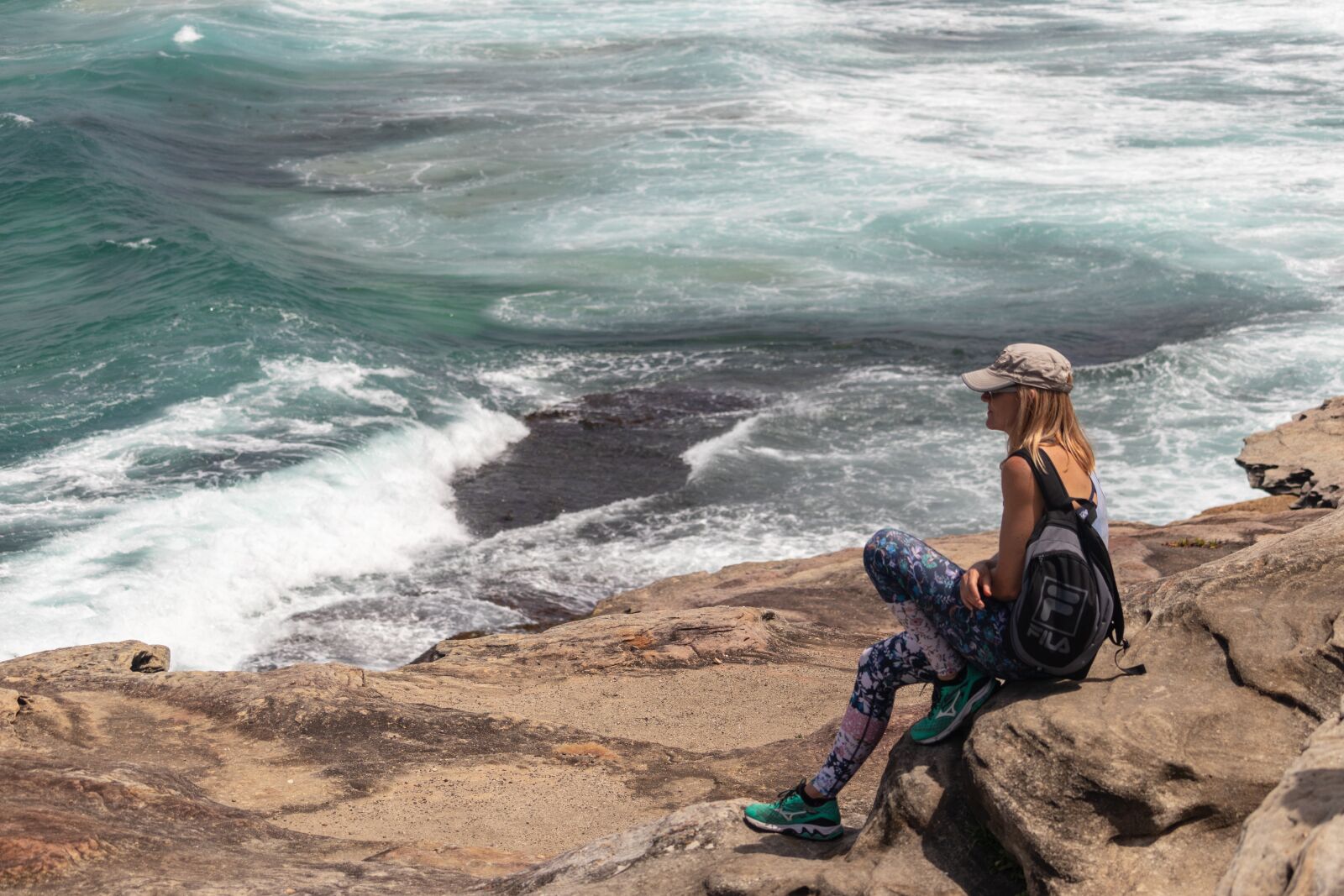 Canon EF-S 55-250mm F4-5.6 IS STM sample photo. Girl, looking, ocean photography