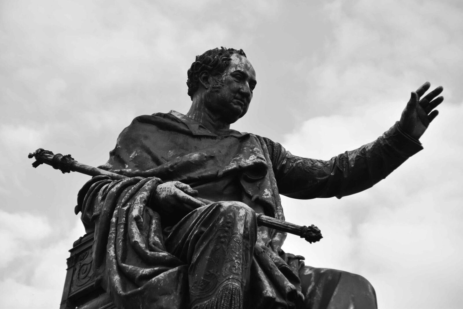 Nikon D3300 sample photo. Bronze, monochrome, statue, sculpture photography