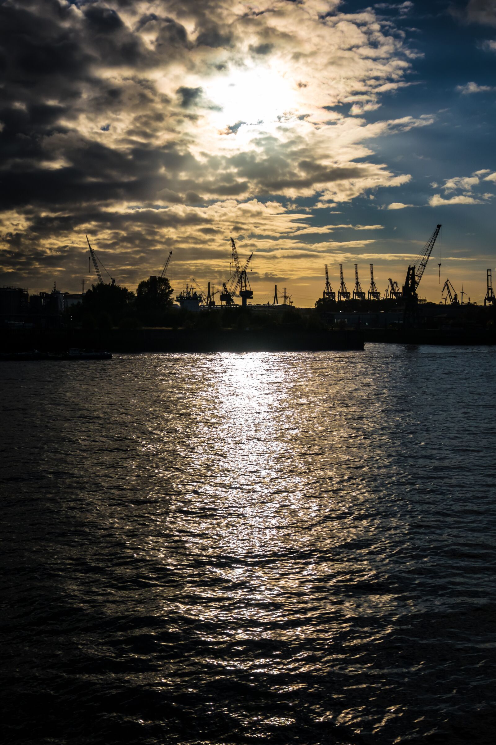 Canon PowerShot G3 X sample photo. Sunset, container cranes, river photography