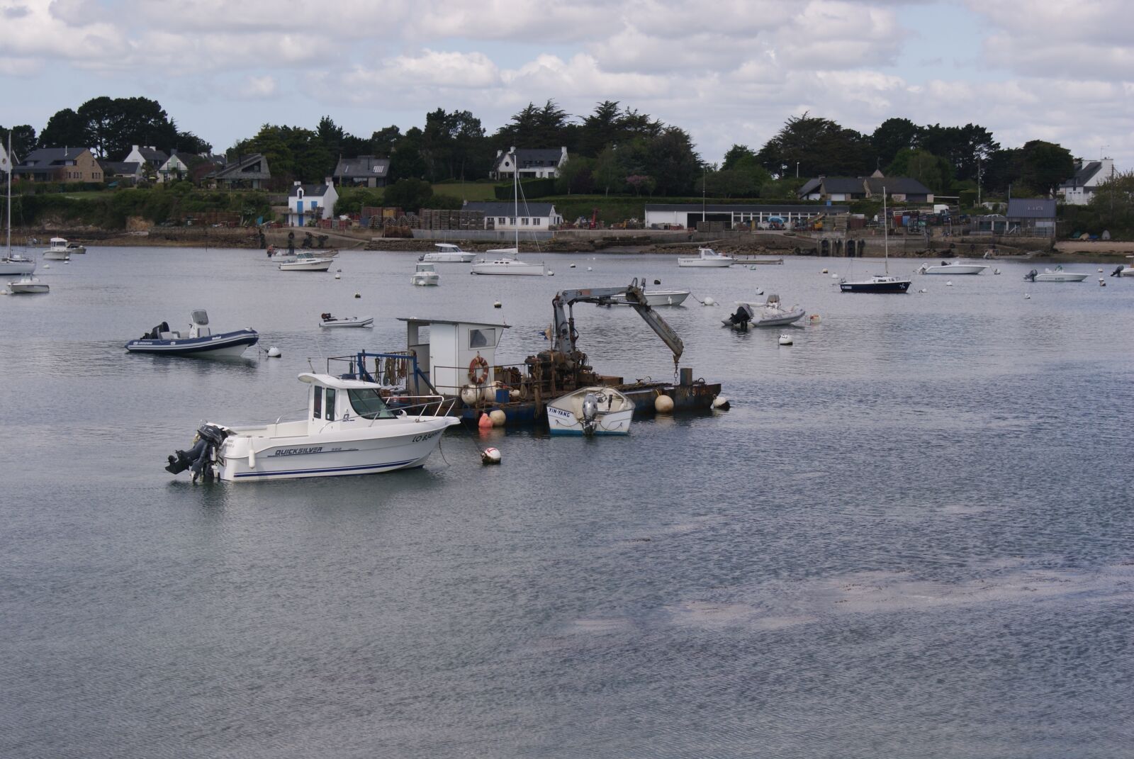 Sony Alpha DSLR-A330 sample photo. Brittany, boat, side photography