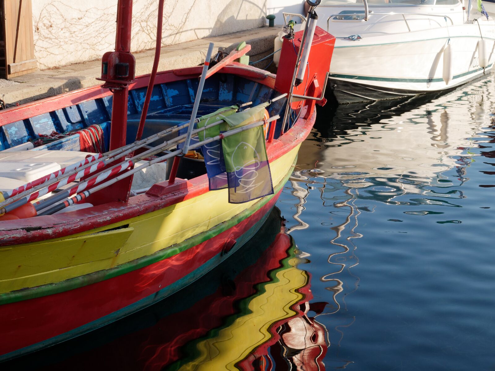 Panasonic Lumix DMC-GX85 (Lumix DMC-GX80 / Lumix DMC-GX7 Mark II) sample photo. Boat, body of water photography