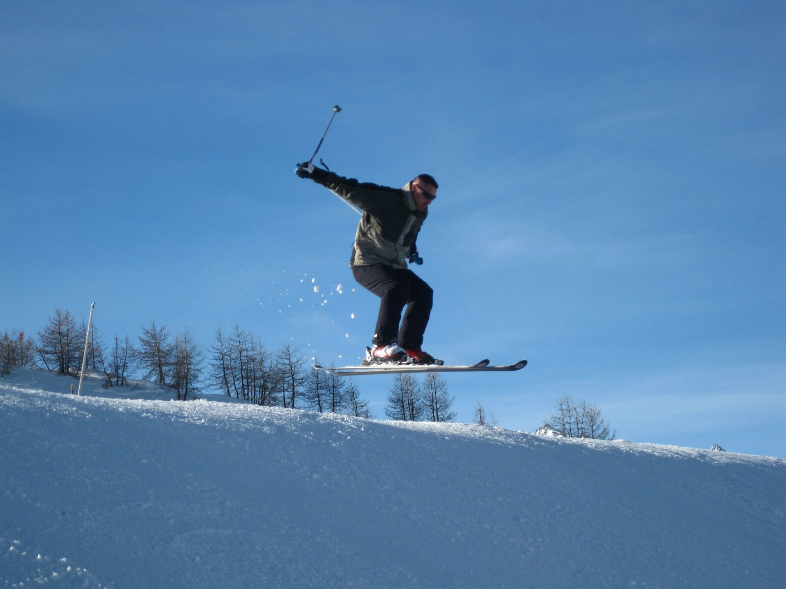 Canon PowerShot SD770 IS (Digital IXUS 85 IS / IXY Digital 25 IS) sample photo. Ski, jump, snow photography