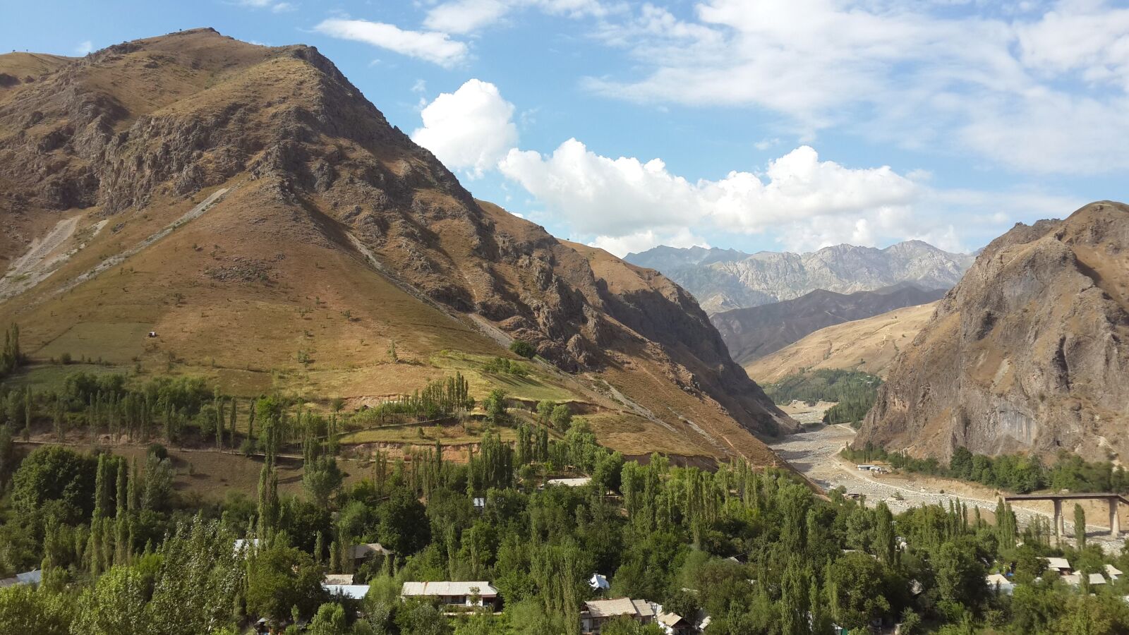 Samsung Galaxy S4 sample photo. Mountains, roses, tajikistan, trees photography