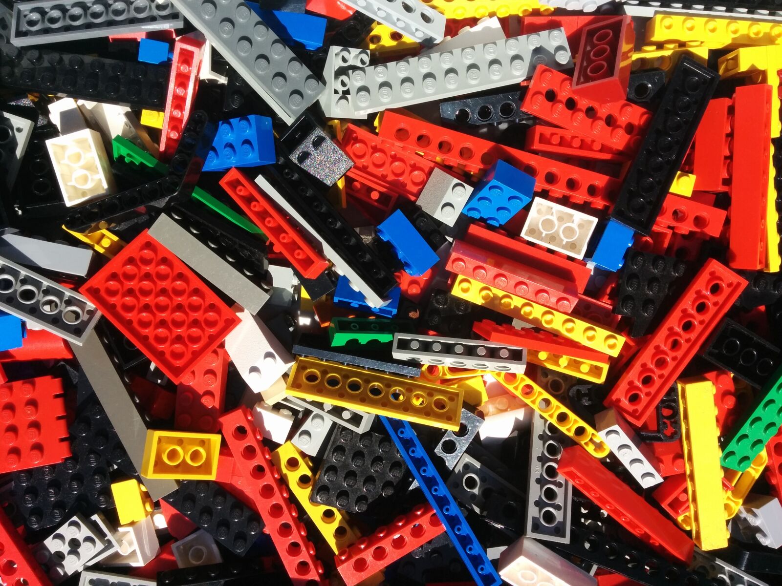 LG Nexus 5 sample photo. Lego, bricks, parts photography
