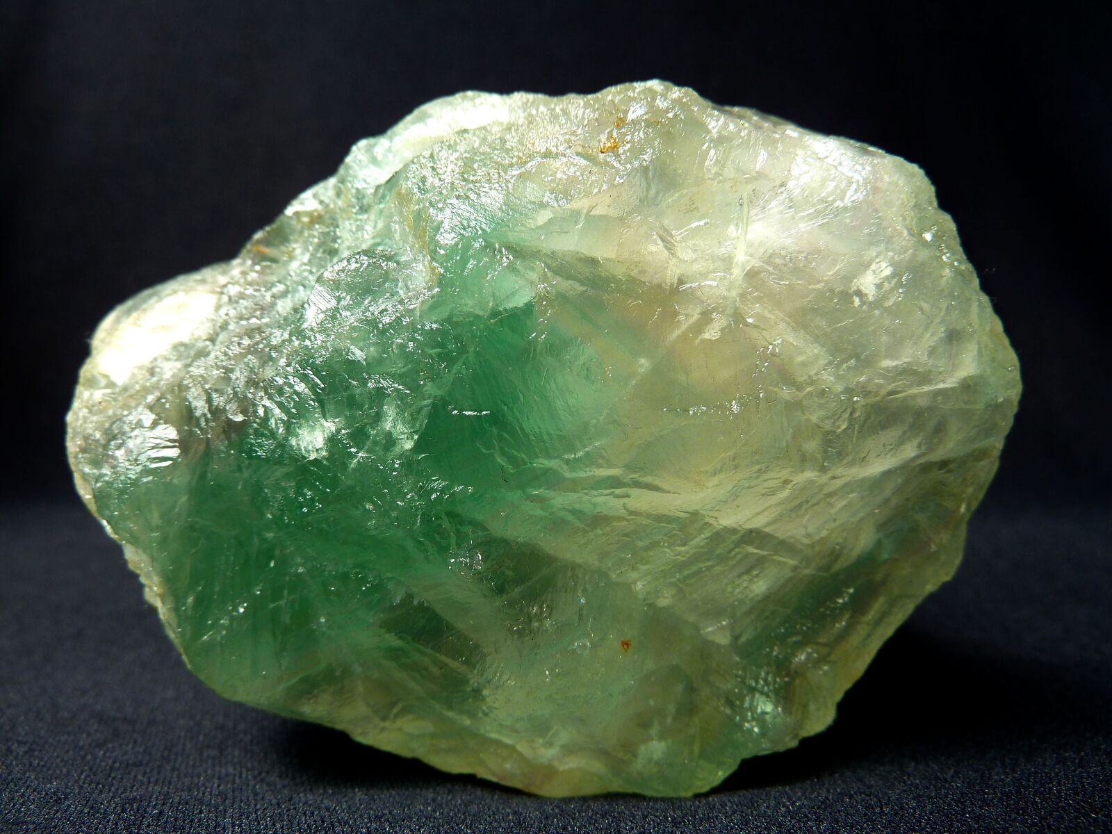 Panasonic Lumix DMC-ZS7 (Lumix DMC-TZ10) sample photo. Fluorite, fluorspar, glass gloss photography