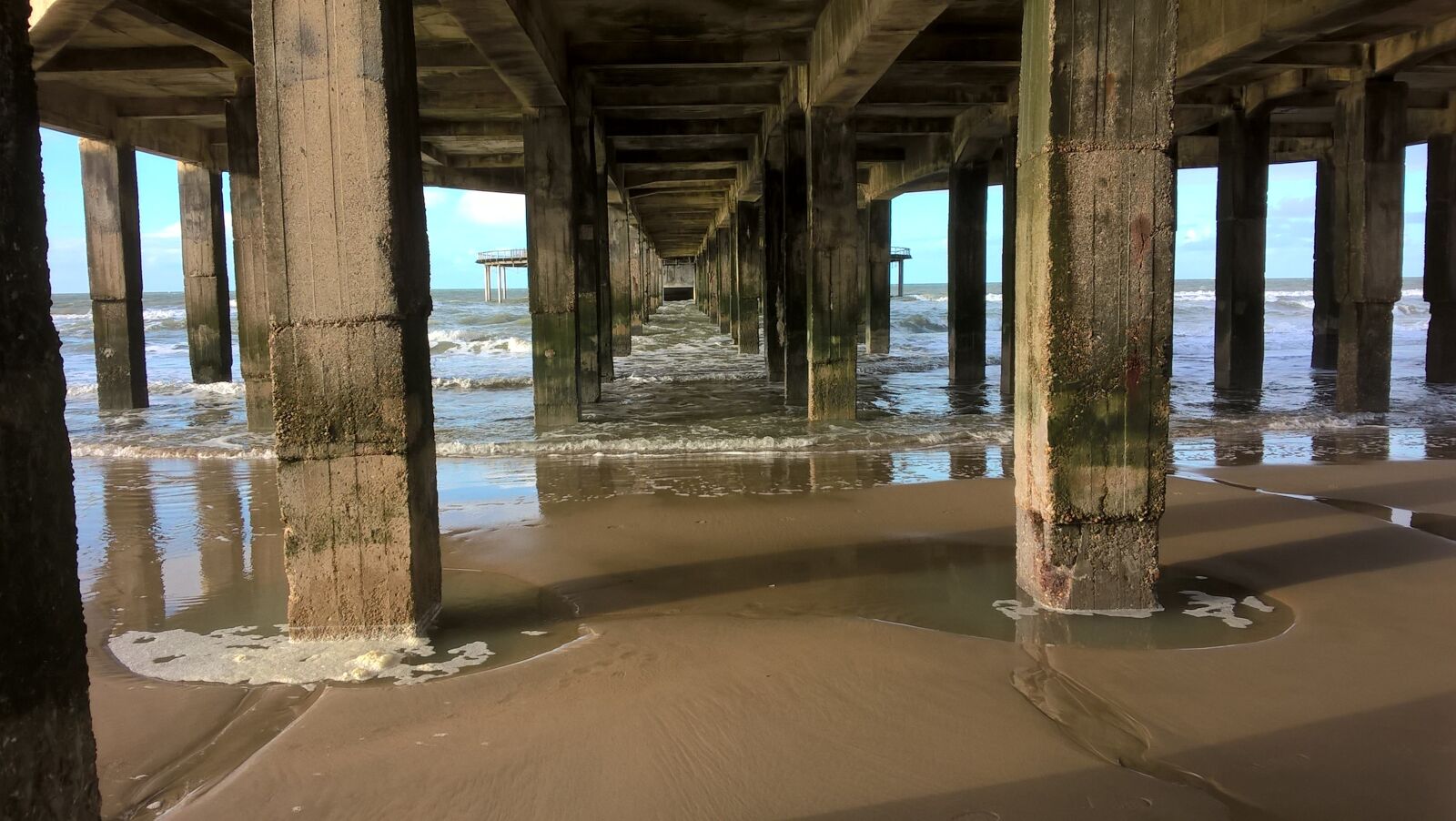 Microsoft Lumia 640 LTE sample photo. Blankenberge, pier, sea photography