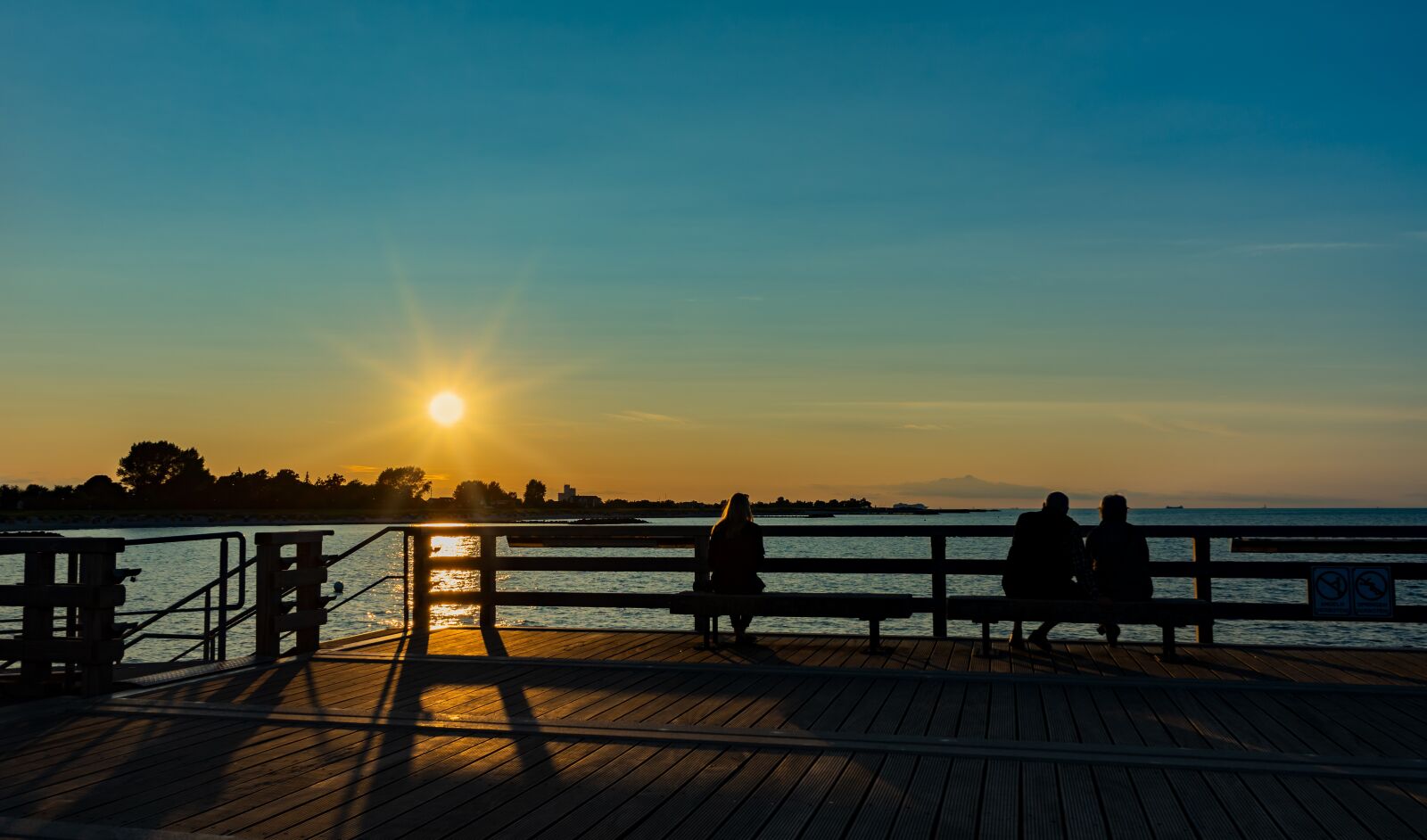 Sony a7 II + Sony FE 28-70mm F3.5-5.6 OSS sample photo. Sunset, mood, sky photography