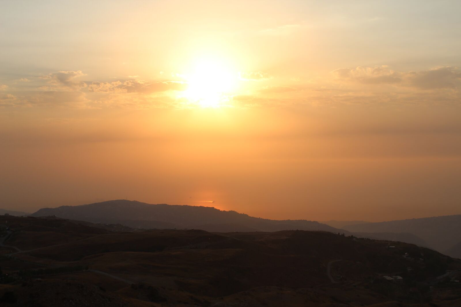 Canon EOS 1300D (EOS Rebel T6 / EOS Kiss X80) sample photo. Landscape, mountains, sunset photography