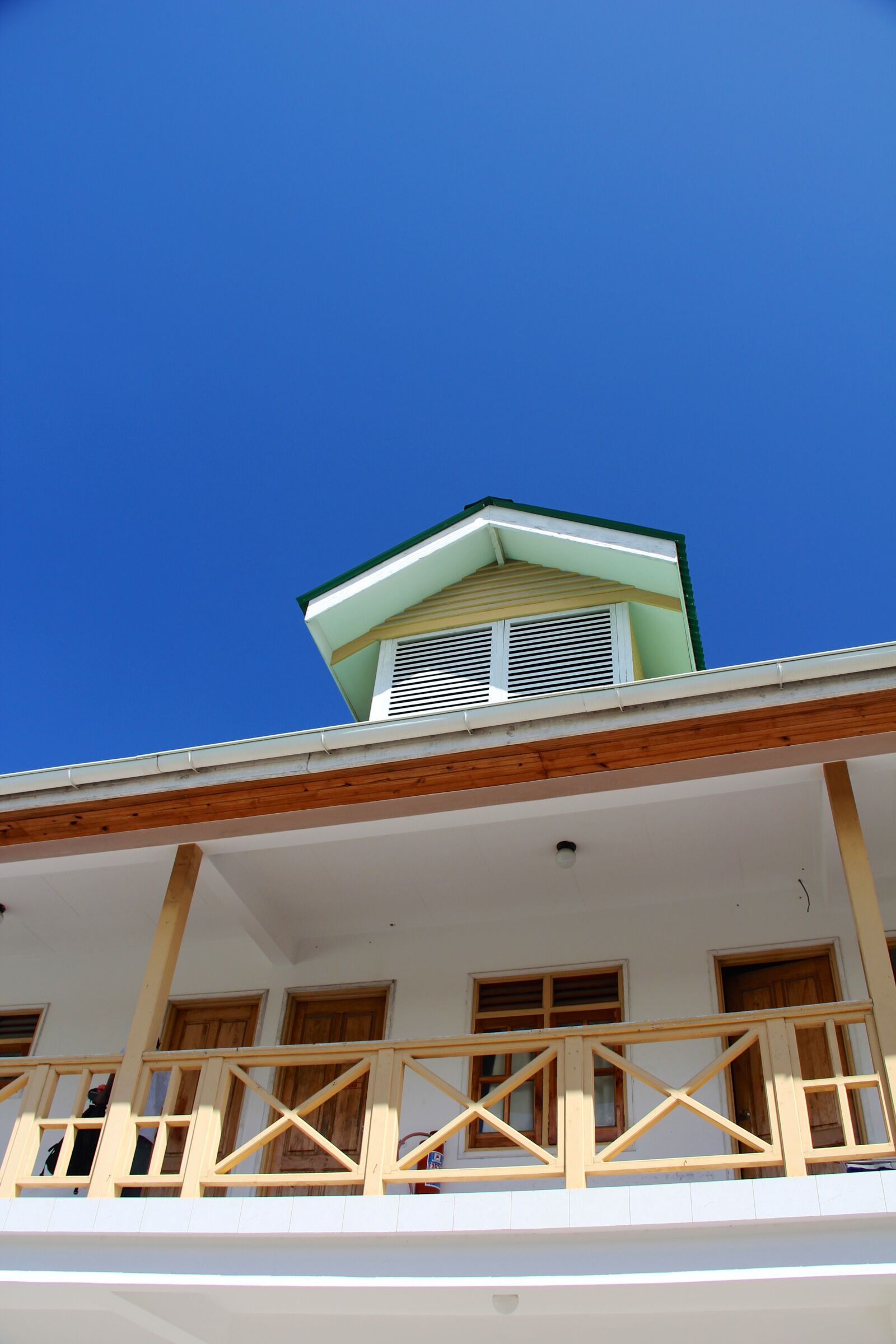 Canon EF-S 18-135mm F3.5-5.6 IS sample photo. House, view, vacations photography