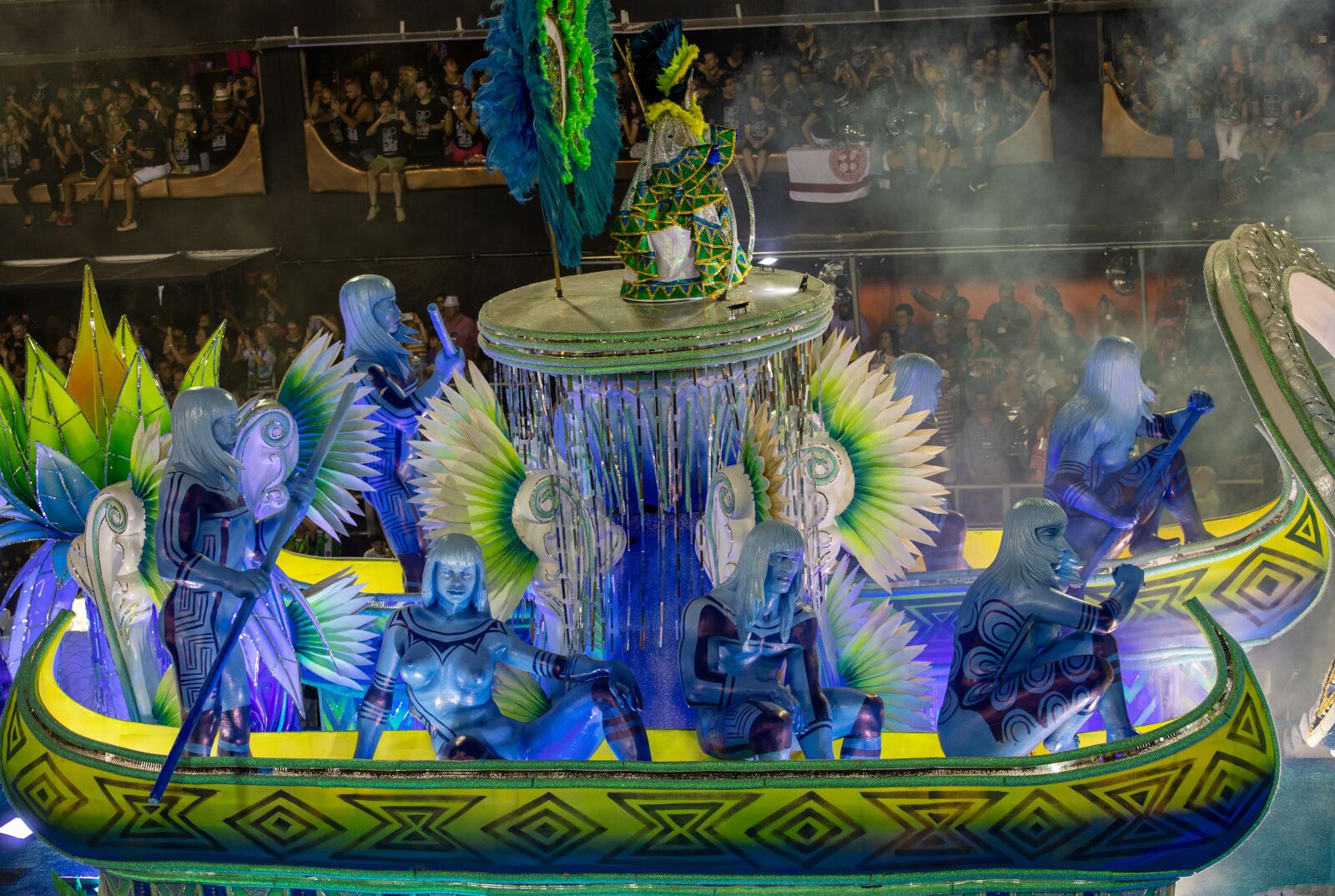Canon EF 70-200mm F4L USM sample photo. Samba school, rio carnival photography
