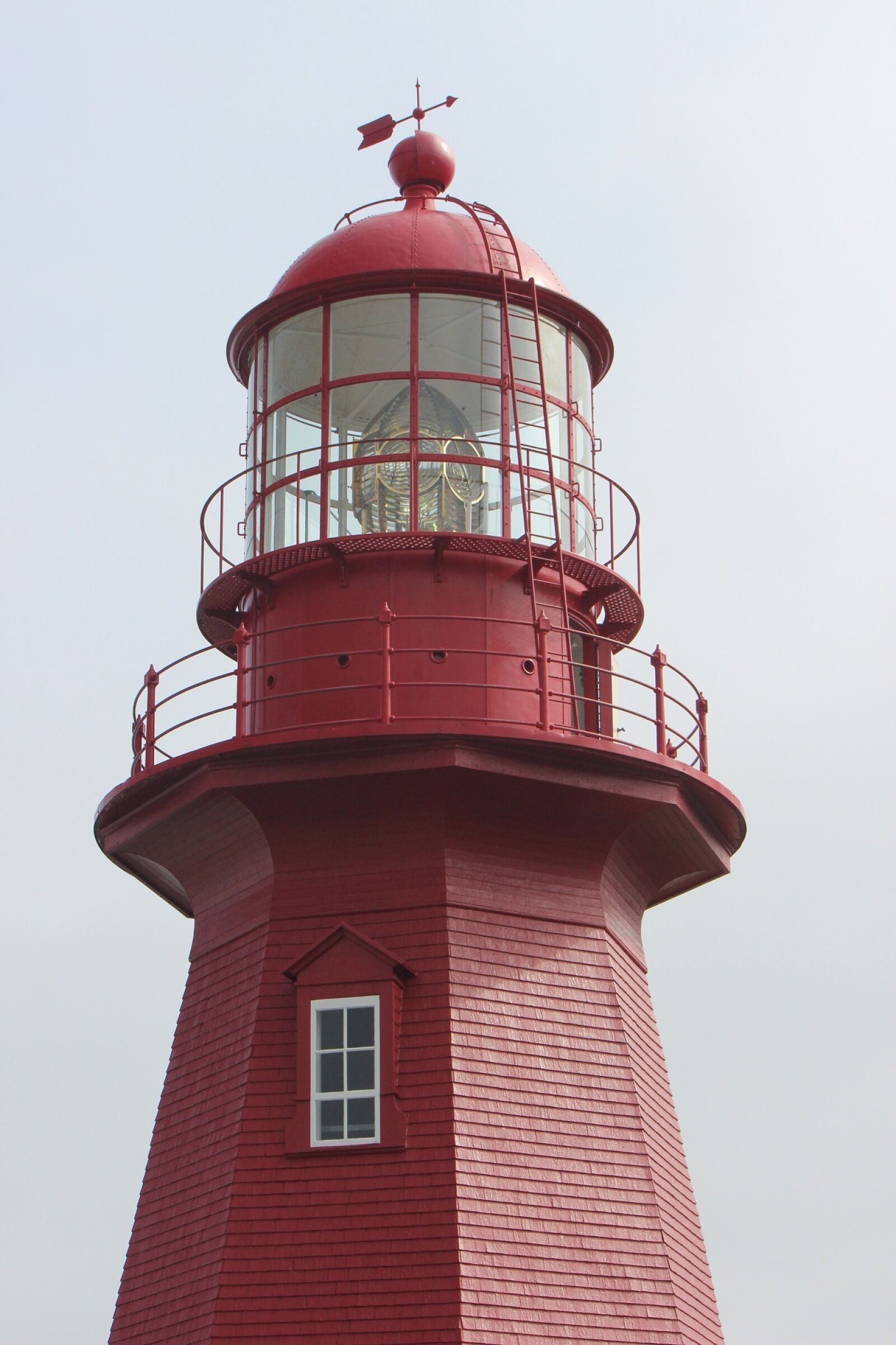 Canon EOS 600D (Rebel EOS T3i / EOS Kiss X5) sample photo. Headlight, quebec, travelling photography