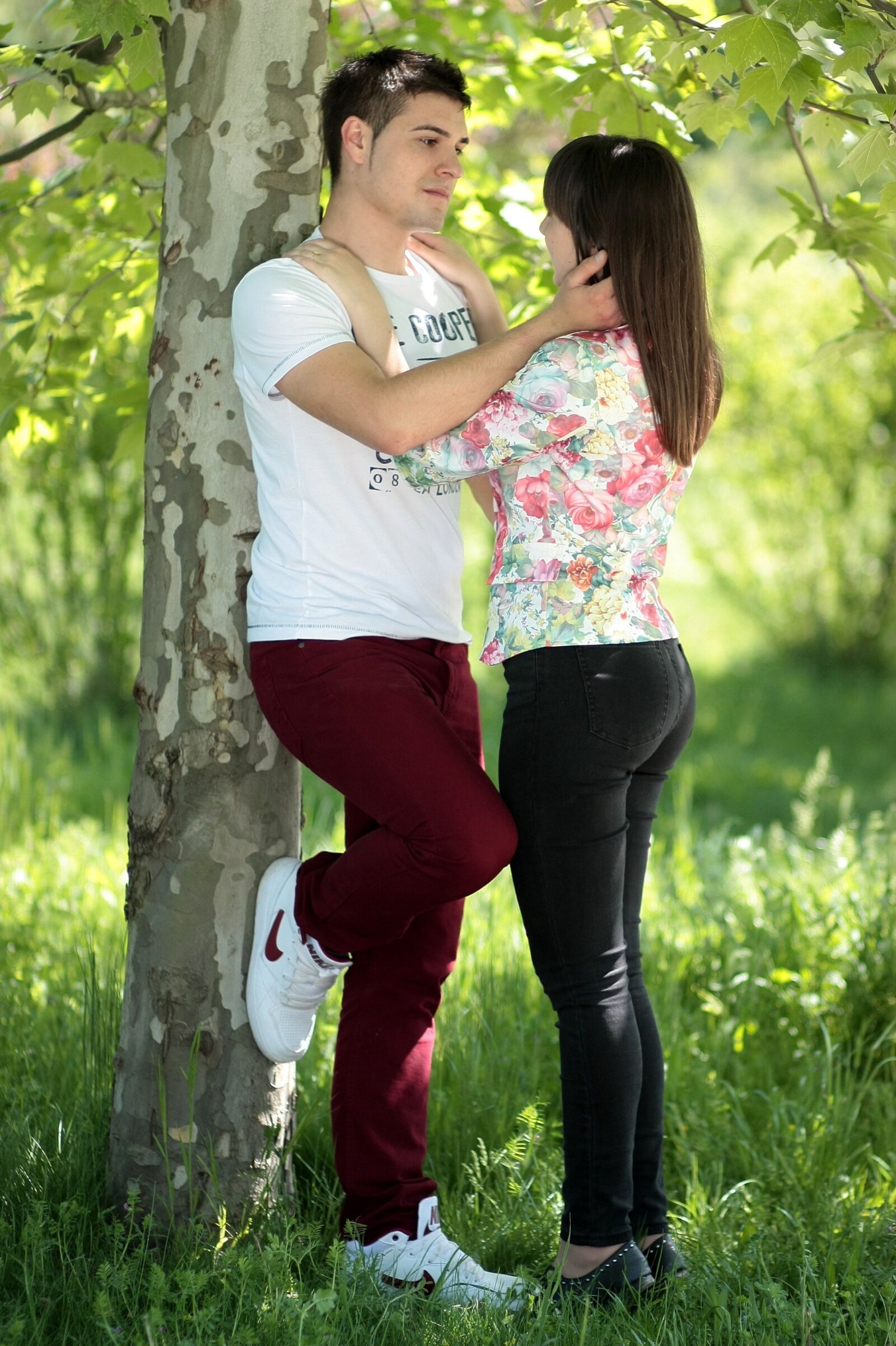 Canon EOS 450D (EOS Rebel XSi / EOS Kiss X2) sample photo. Couple, love, hug photography