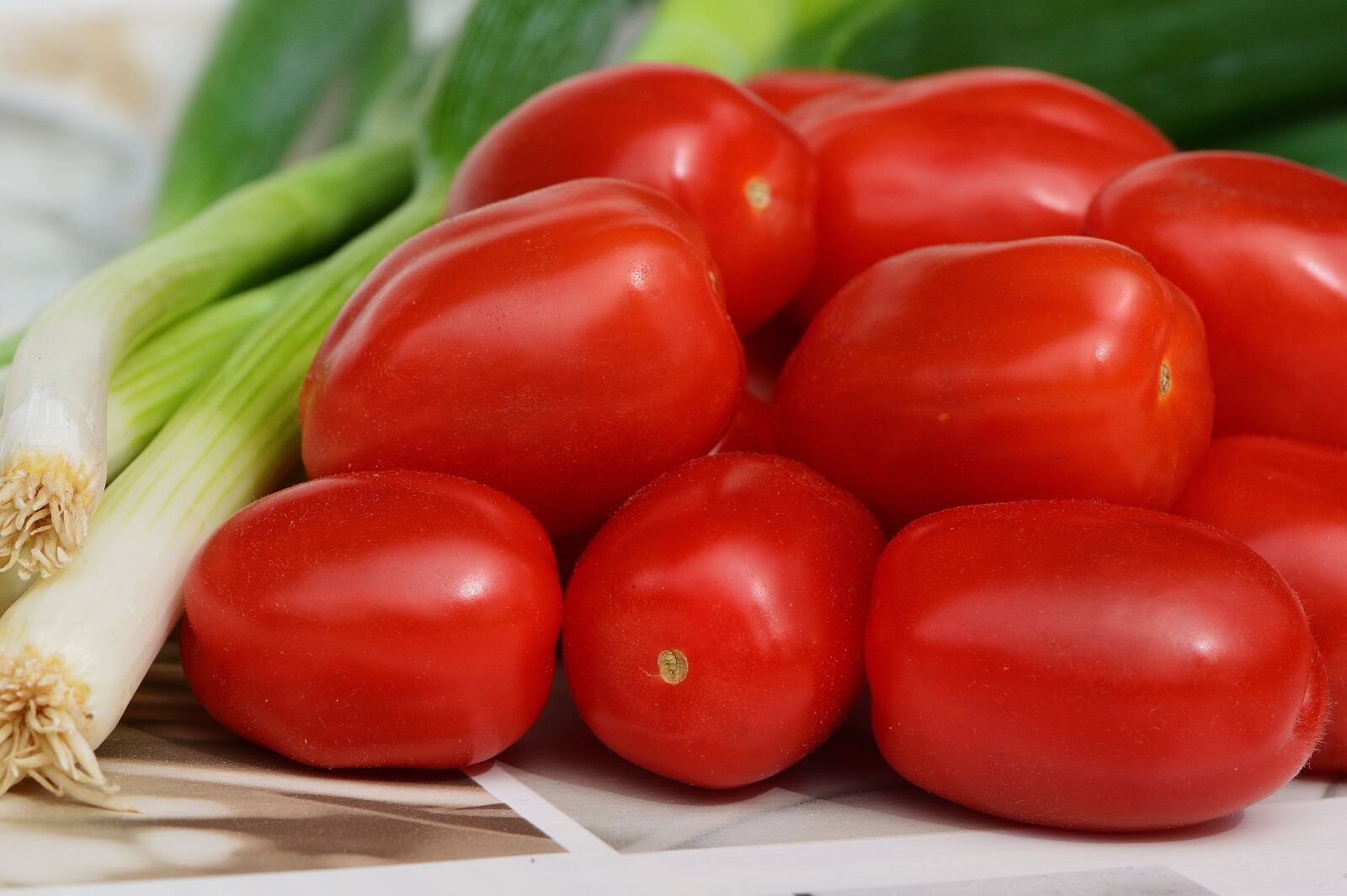 Nikon D3200 sample photo. Tomatoes, spring onions, vegetables photography