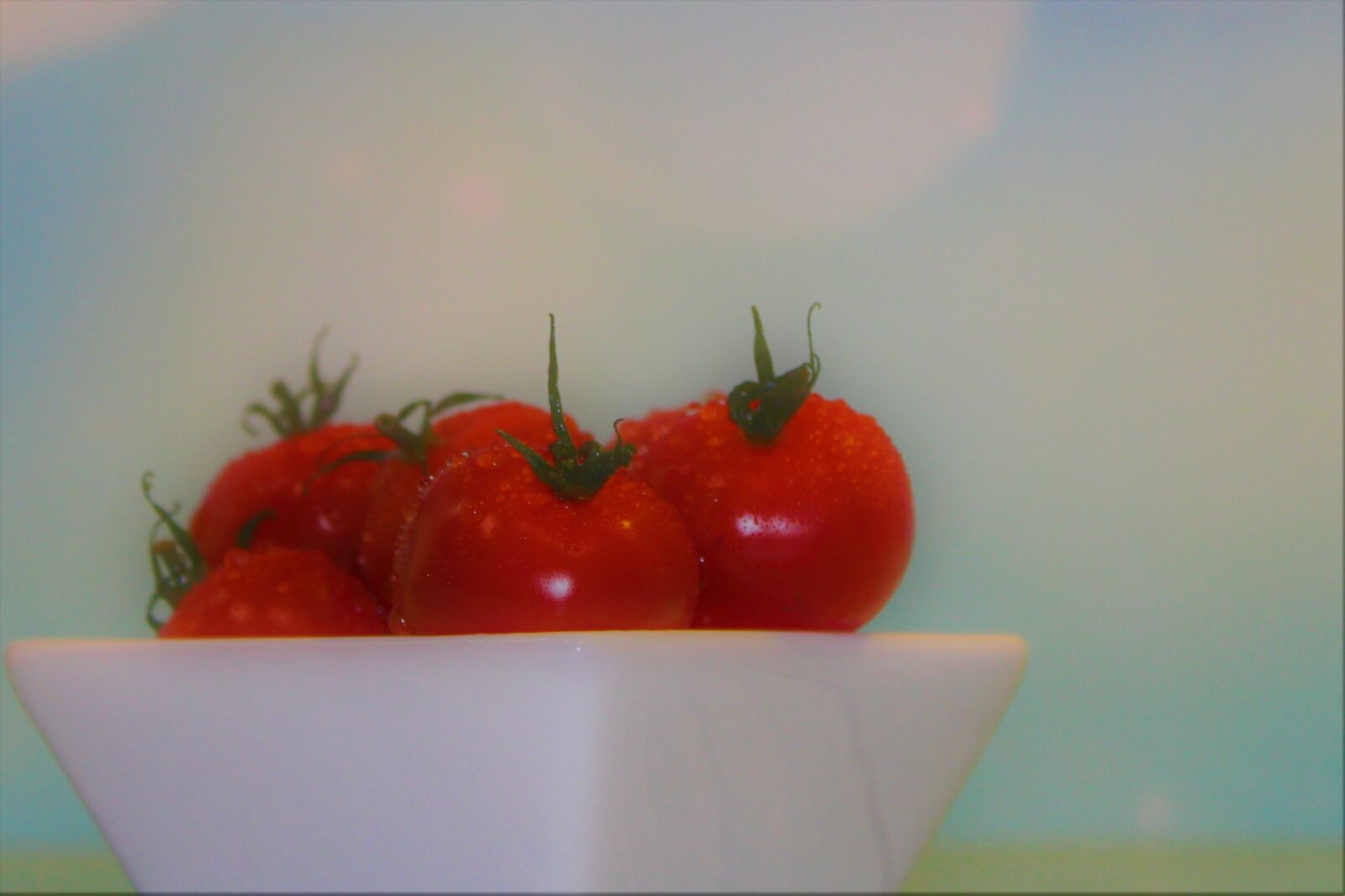Canon EOS 2000D (EOS Rebel T7 / EOS Kiss X90 / EOS 1500D) sample photo. Red, tomatoes, vegetables photography
