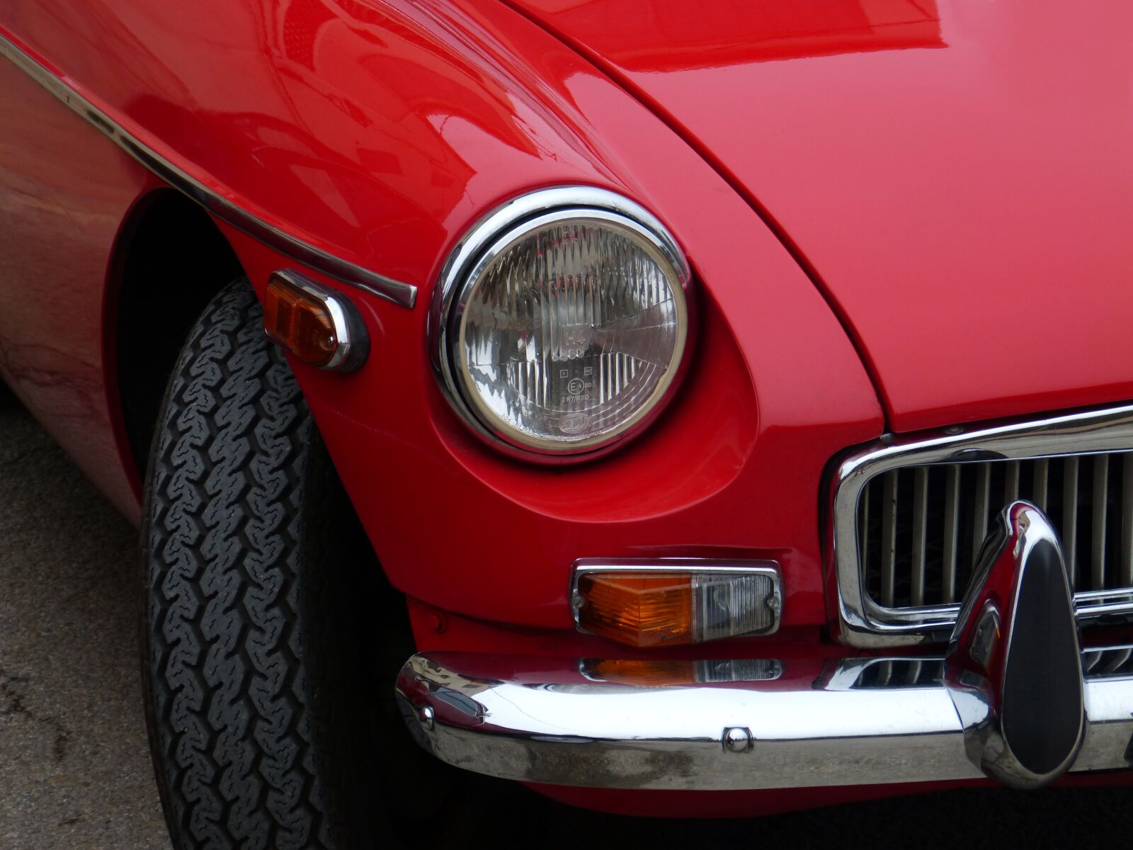 Panasonic DMC-FZ62 sample photo. Car, sport, red photography