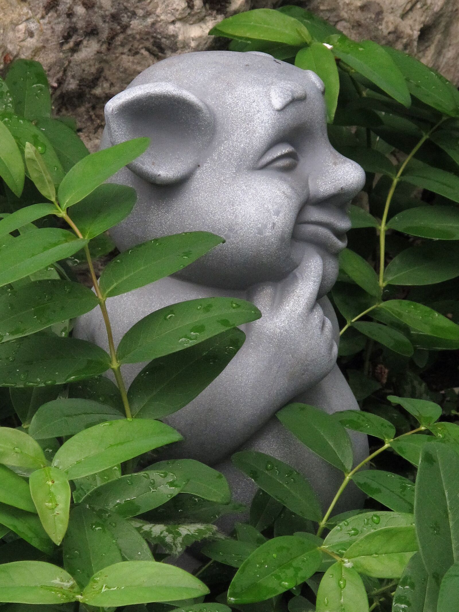 Canon PowerShot G12 sample photo. Gnome, figure, ceramic photography