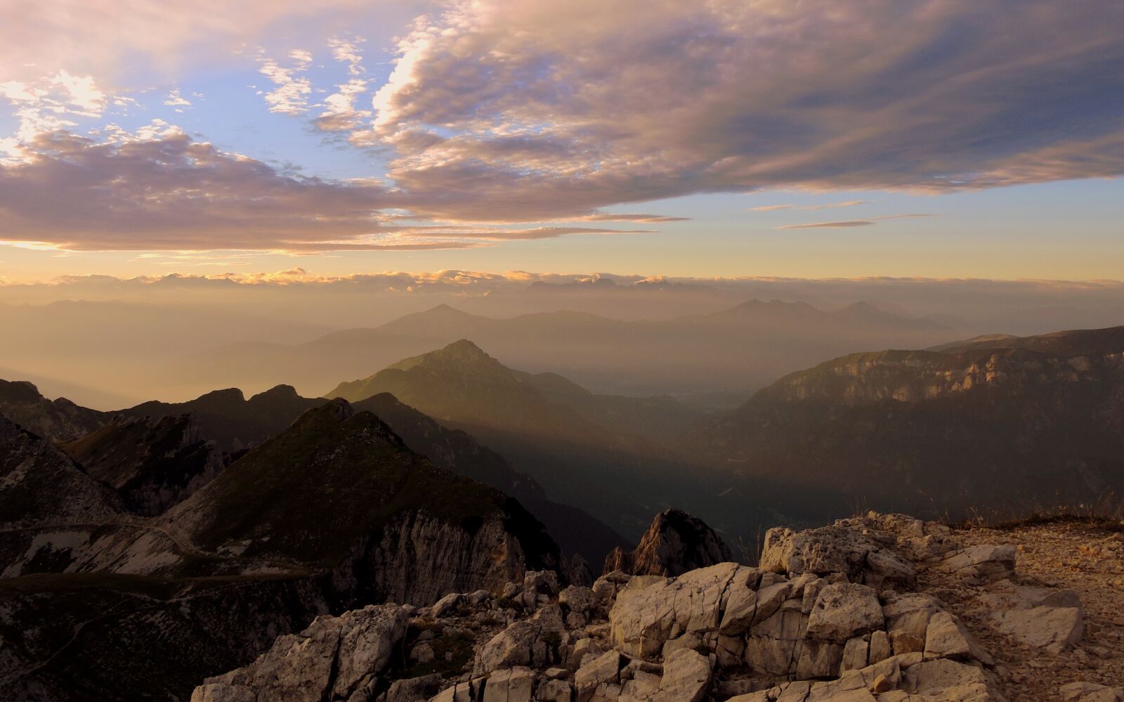 Nikon Coolpix P600 sample photo. Sunset, mountain, carega photography
