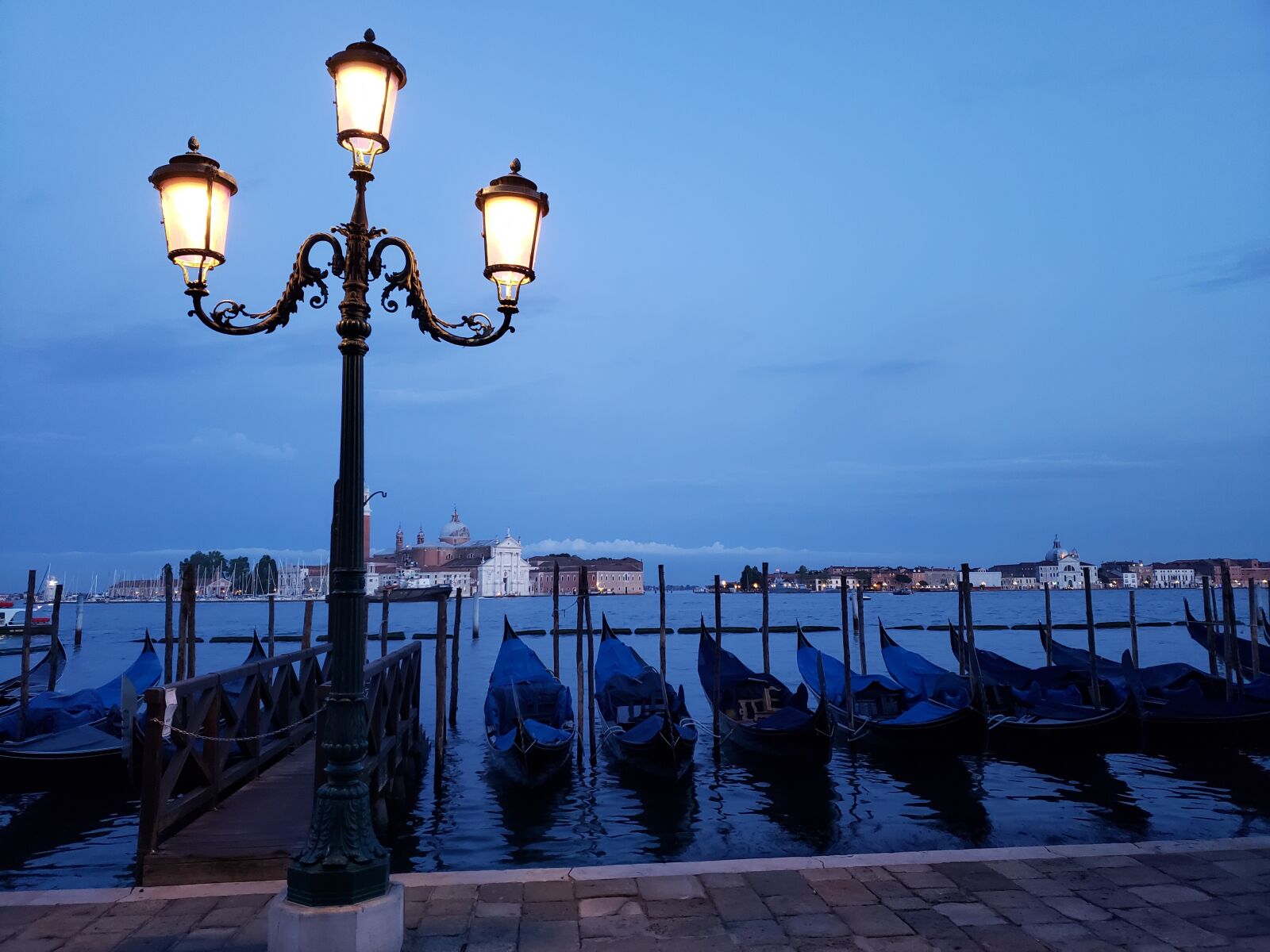 Samsung Galaxy S9+ sample photo. Venice, evening, venetian photography