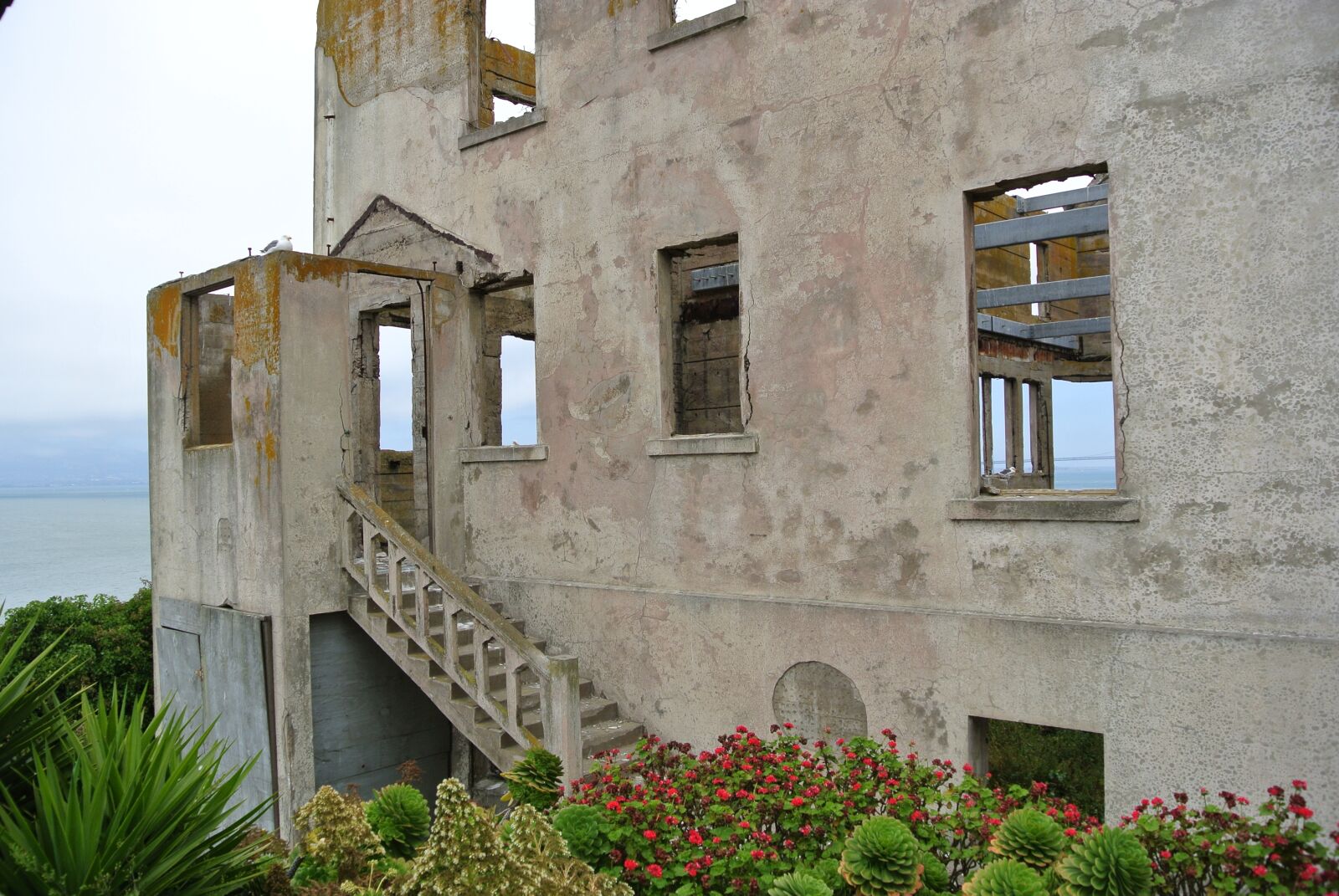 Nikon 1 J1 sample photo. Ruin, abandoned, lapsed photography