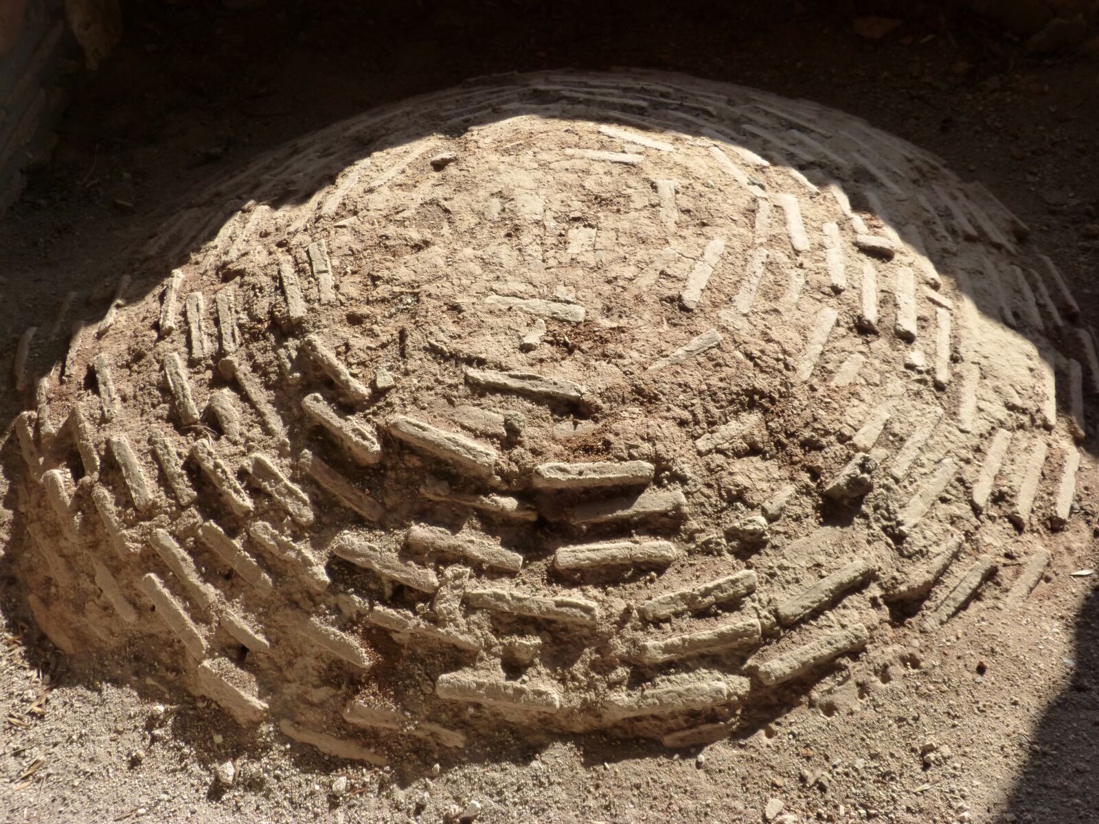 Panasonic DMC-FZ62 sample photo. Dome, mud, oven photography