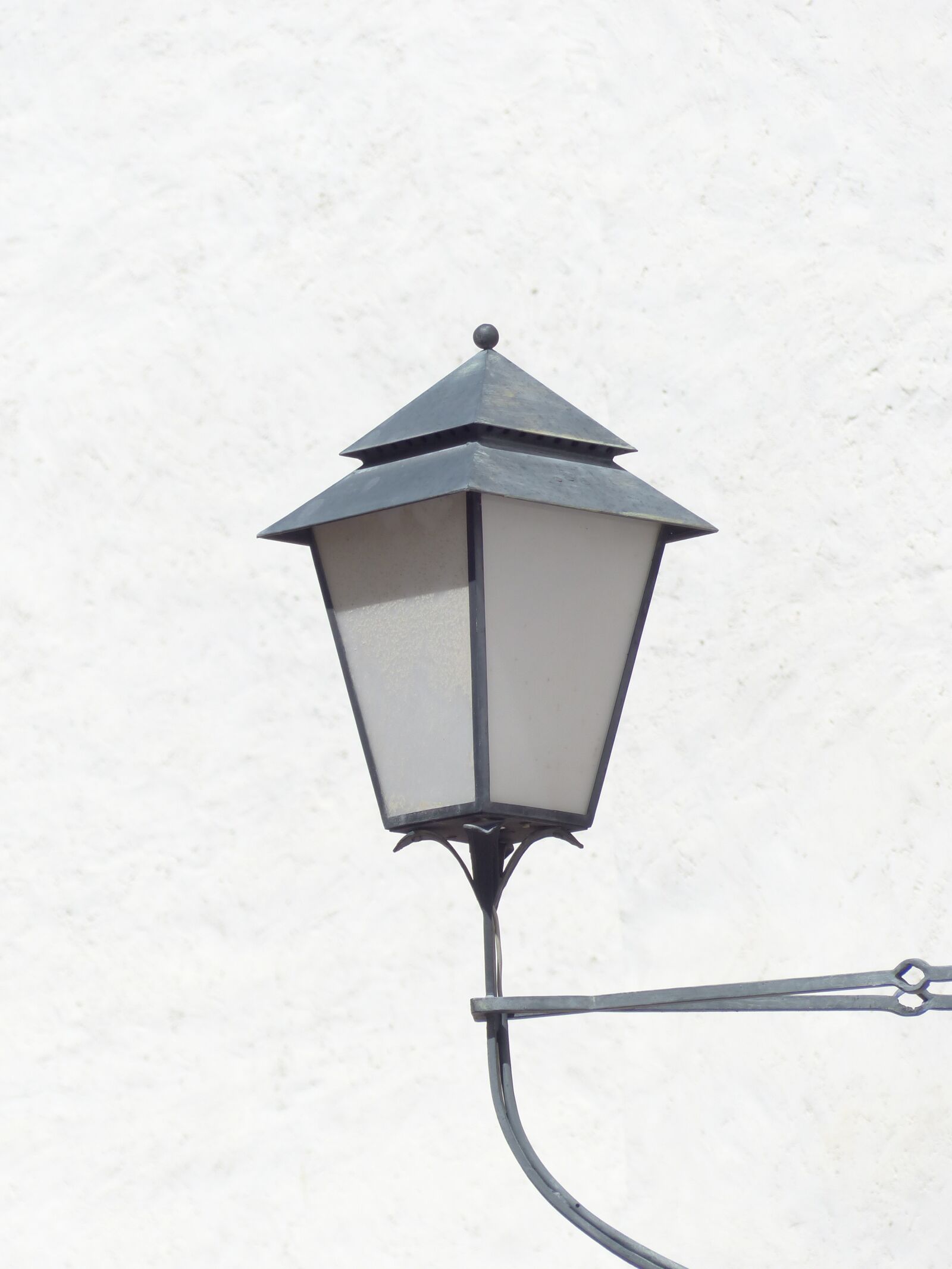Panasonic Lumix DMC-FZ200 sample photo. Lantern, lamp, light photography