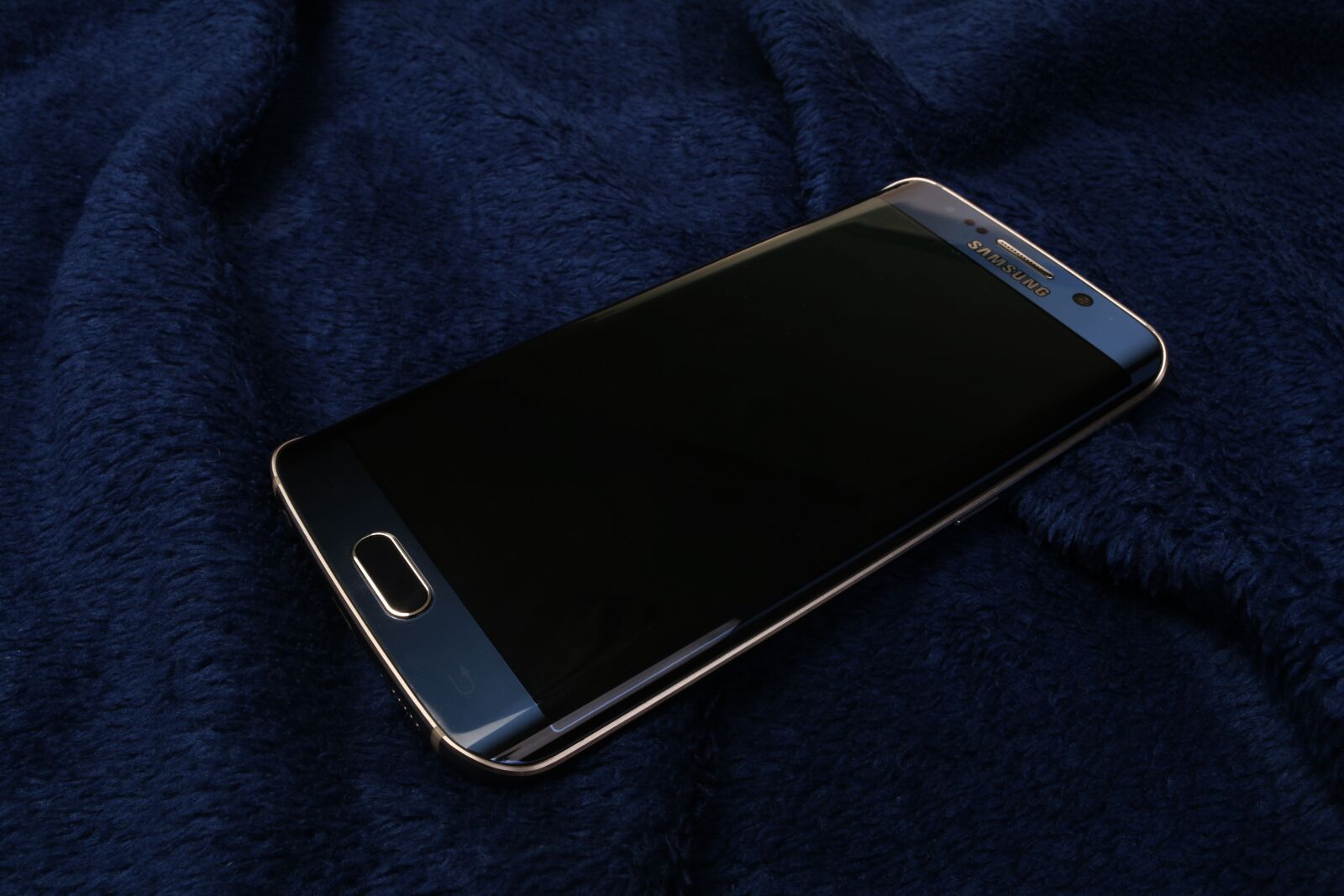 Canon EOS 70D sample photo. Smartphone, phone, samsung photography