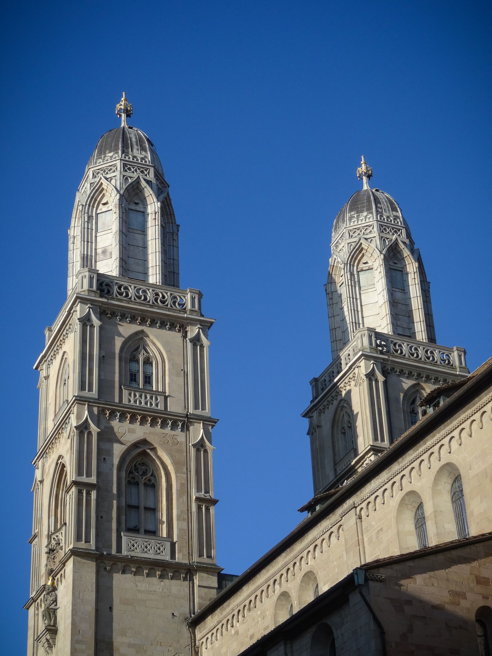 Sony Cyber-shot DSC-HX50V sample photo. Grossmünster, tower, zurich photography