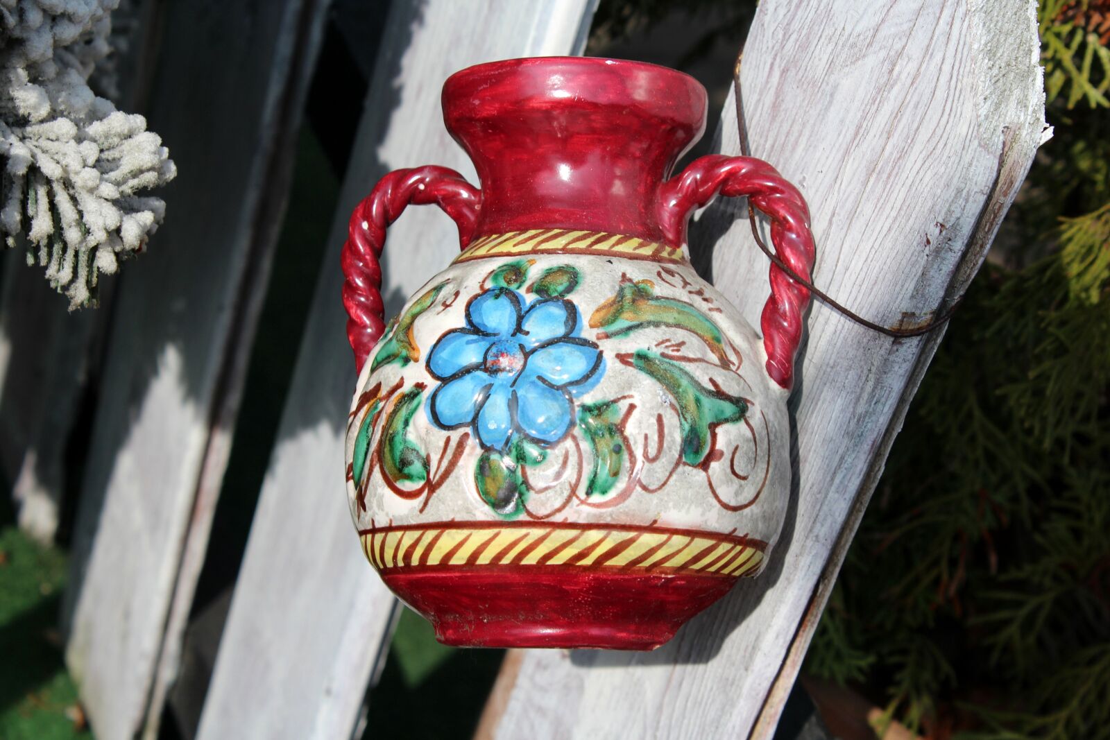 Canon EOS 1200D (EOS Rebel T5 / EOS Kiss X70 / EOS Hi) sample photo. Pitcher, decoration, traditional photography