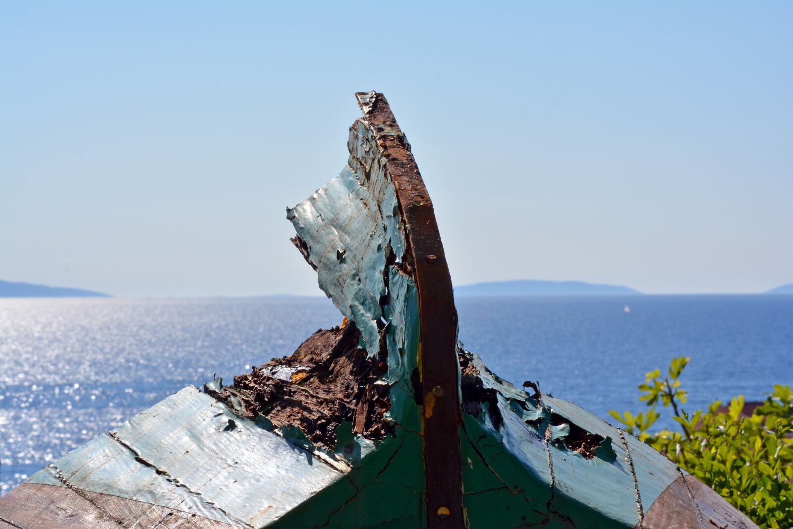Nikon D5200 sample photo. Keel, centerboard, wooden boat photography