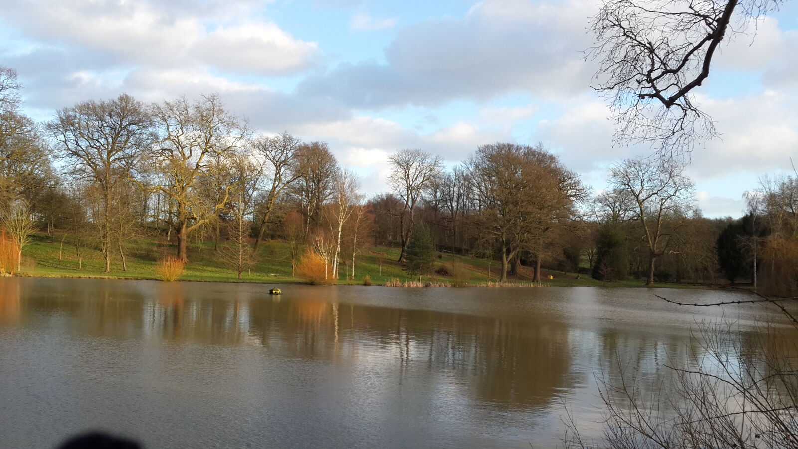 Samsung Galaxy S4 sample photo. English, lake photography