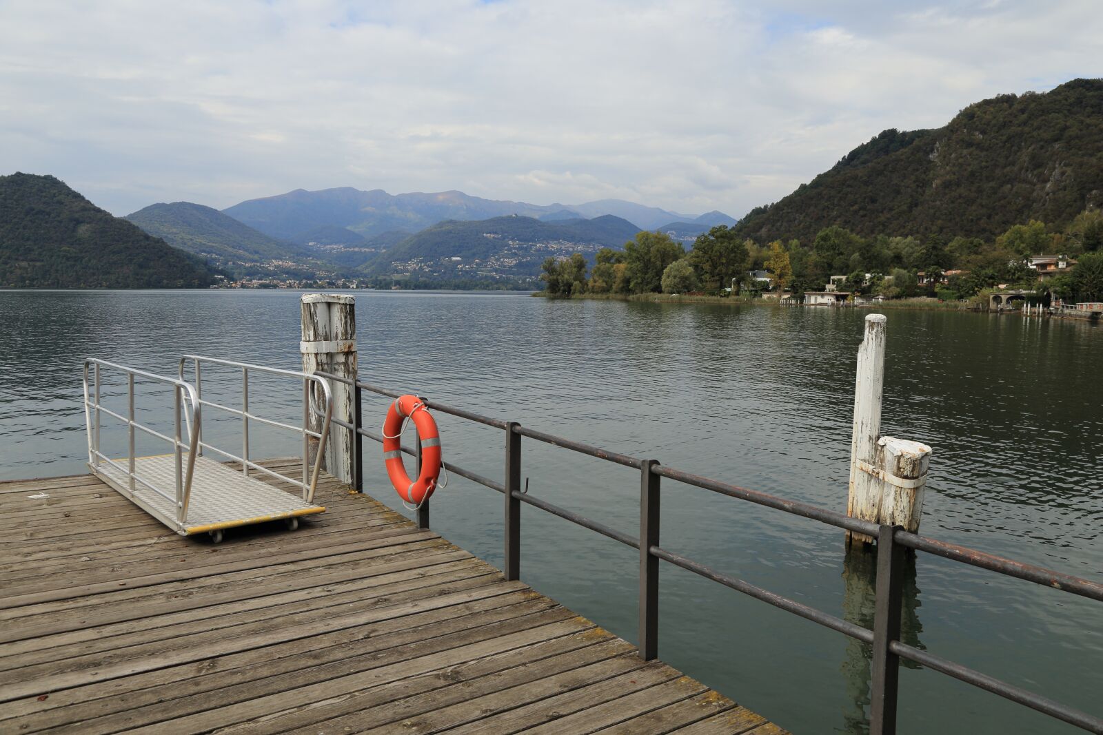 Canon EOS 6D + Canon EF 24-105mm F4L IS USM sample photo. Landing pier, figino, lake photography
