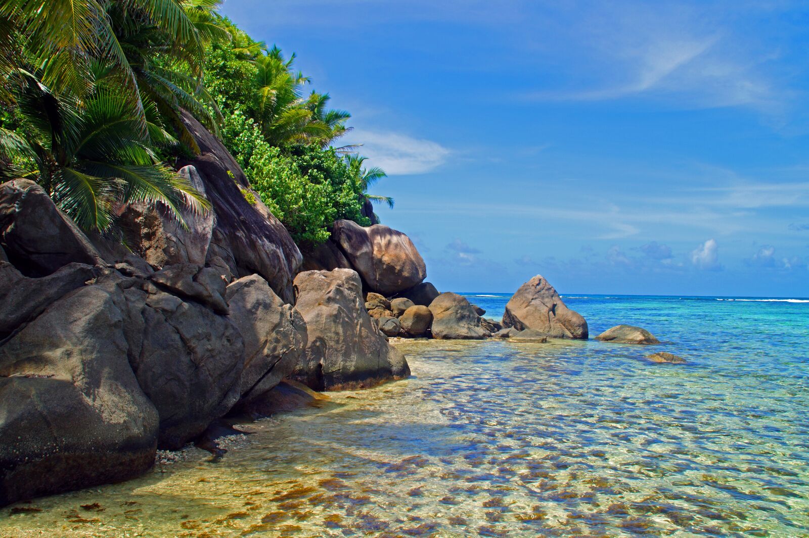Sony DT 18-200mm F3.5-6.3 sample photo. Beach, shore, ocean photography