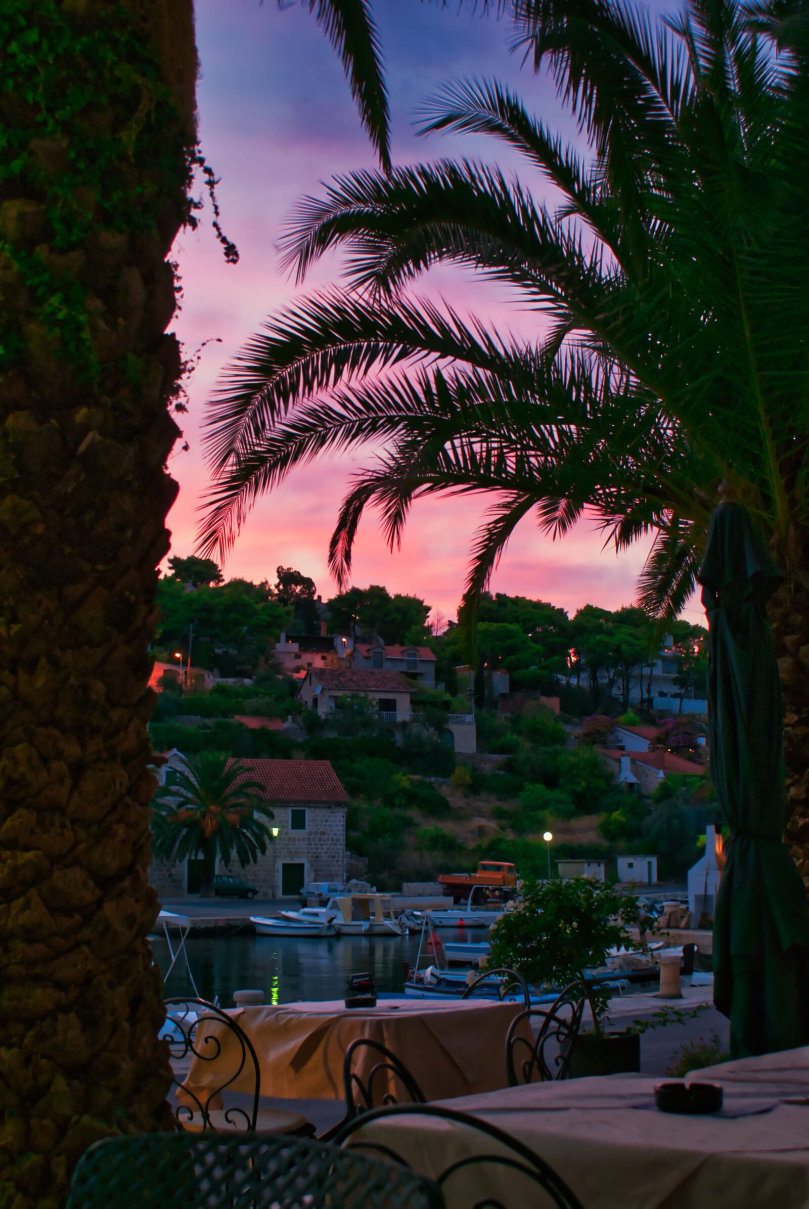 Sony Alpha DSLR-A200 sample photo. Splitska, port, croatia photography