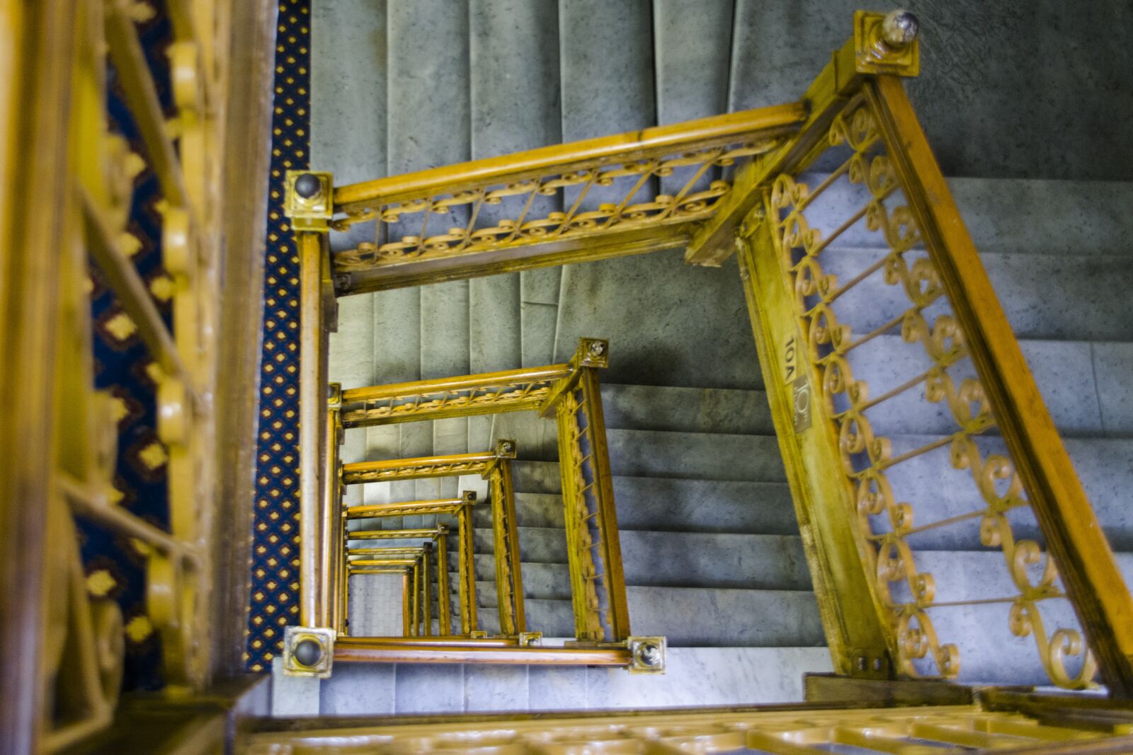 Nikon D7100 sample photo. Ladder, perspective, upload photography