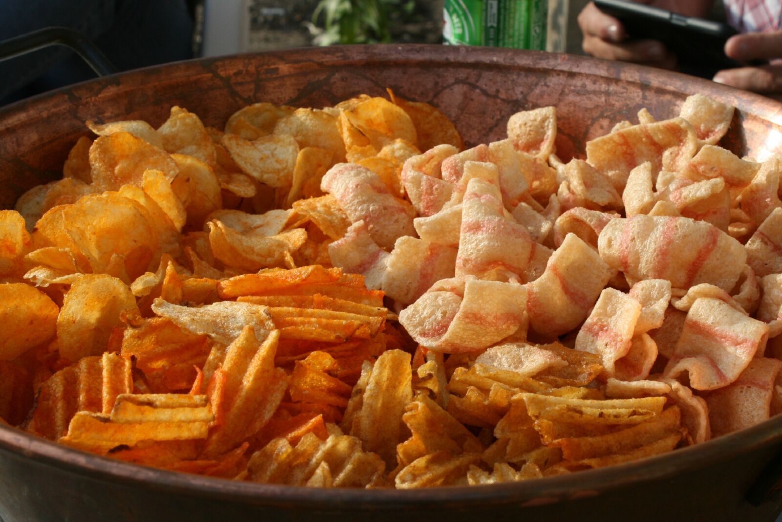 Canon EOS 400D (EOS Digital Rebel XTi / EOS Kiss Digital X) sample photo. Chips, snack, eat photography