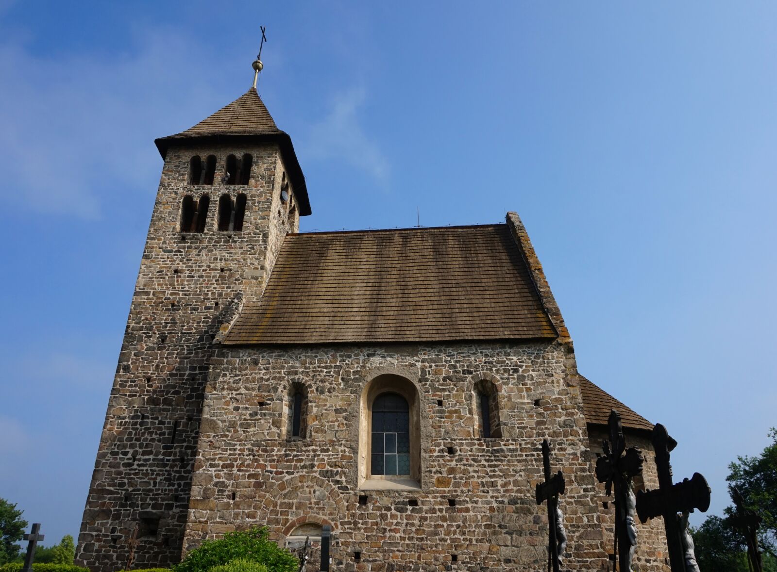 Sony Alpha a5000 (ILCE 5000) sample photo. Romanesque, church, czechia photography