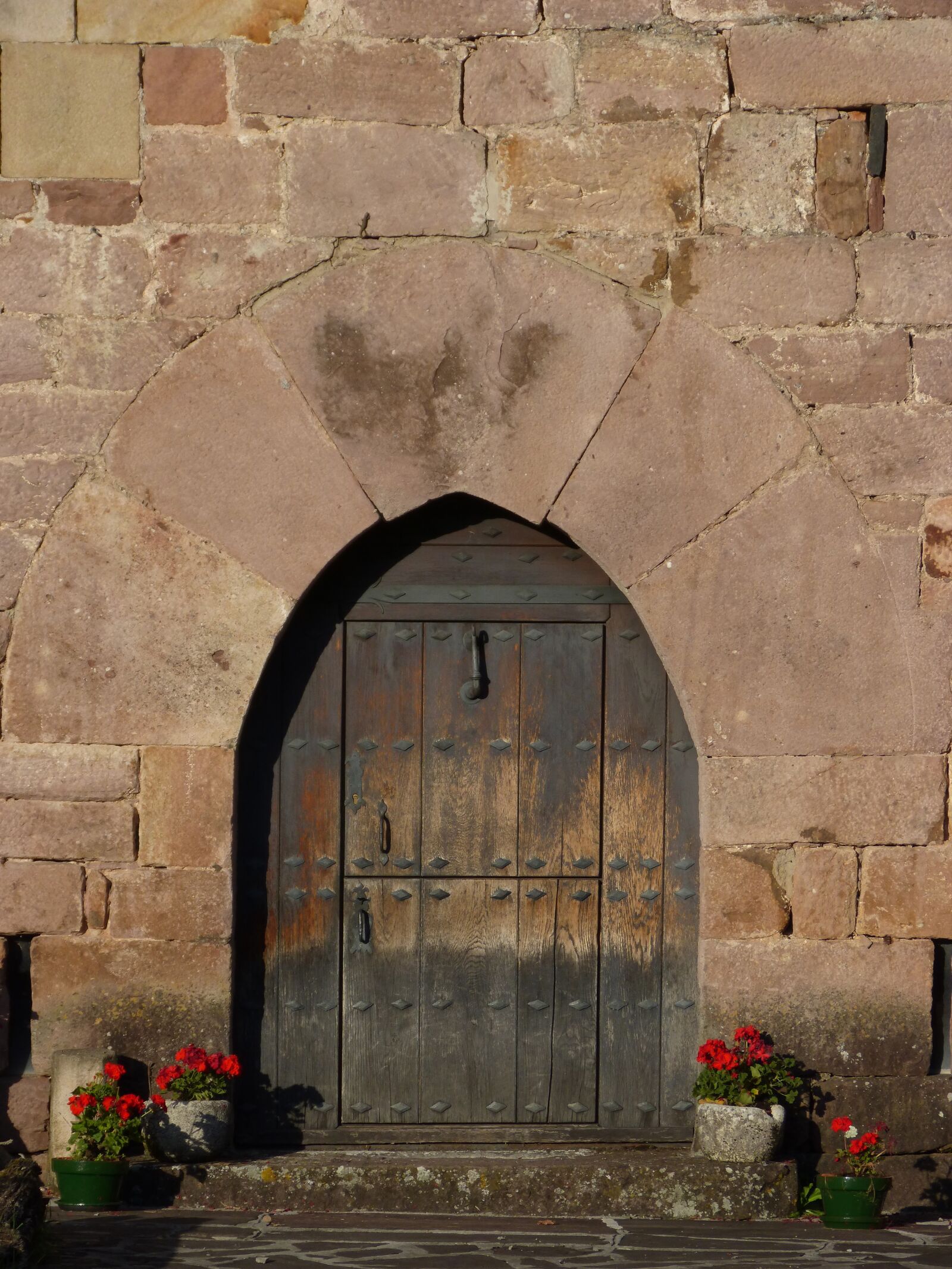 Panasonic DMC-FZ62 sample photo. Door, portal, arc photography