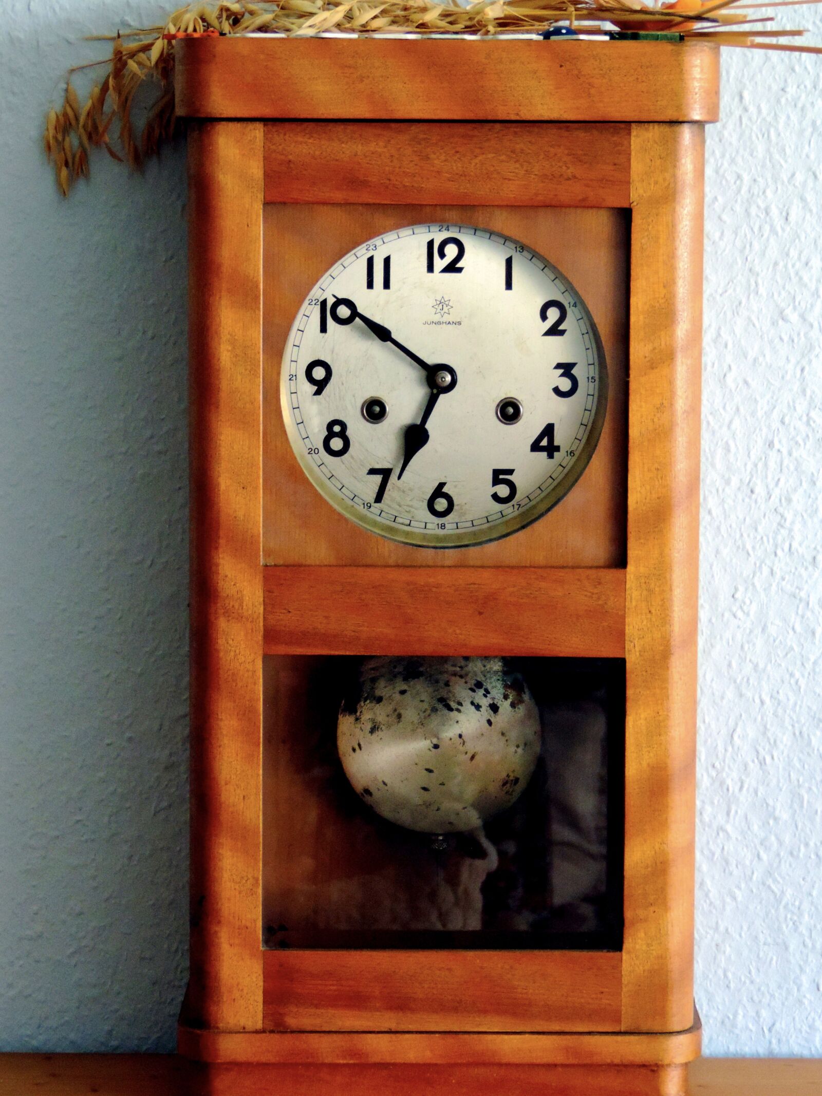 Nikon Coolpix P520 sample photo. Clock, grandfather clock, antique photography