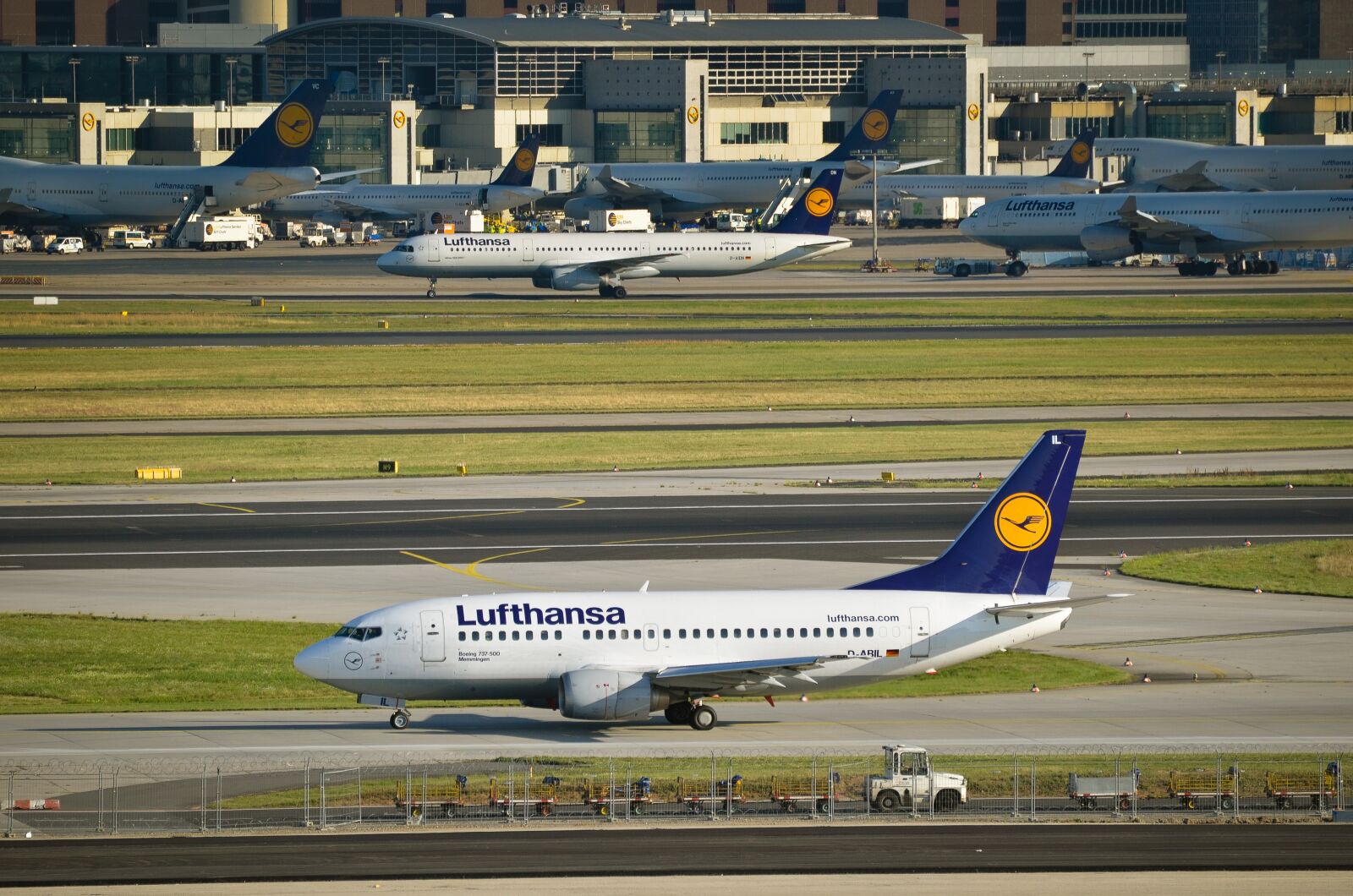 Nikon D7000 sample photo. Airport, fra, frankfurt photography