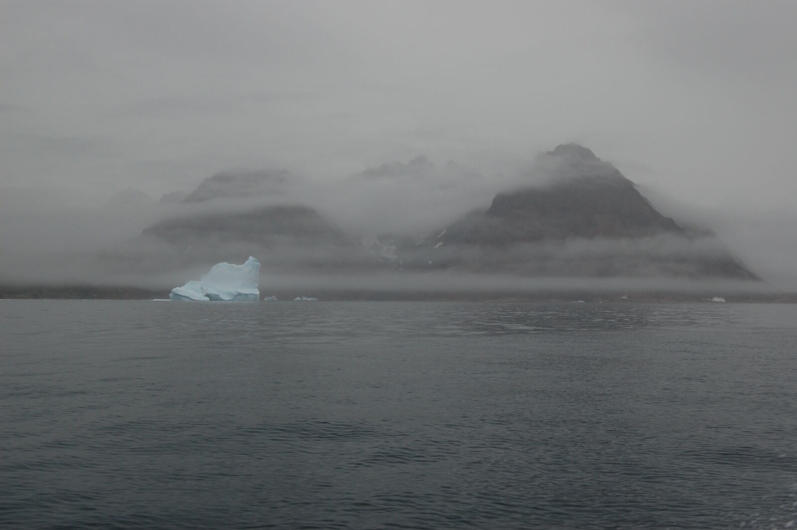 Nikon D40 sample photo. Fog, floe, mountains photography